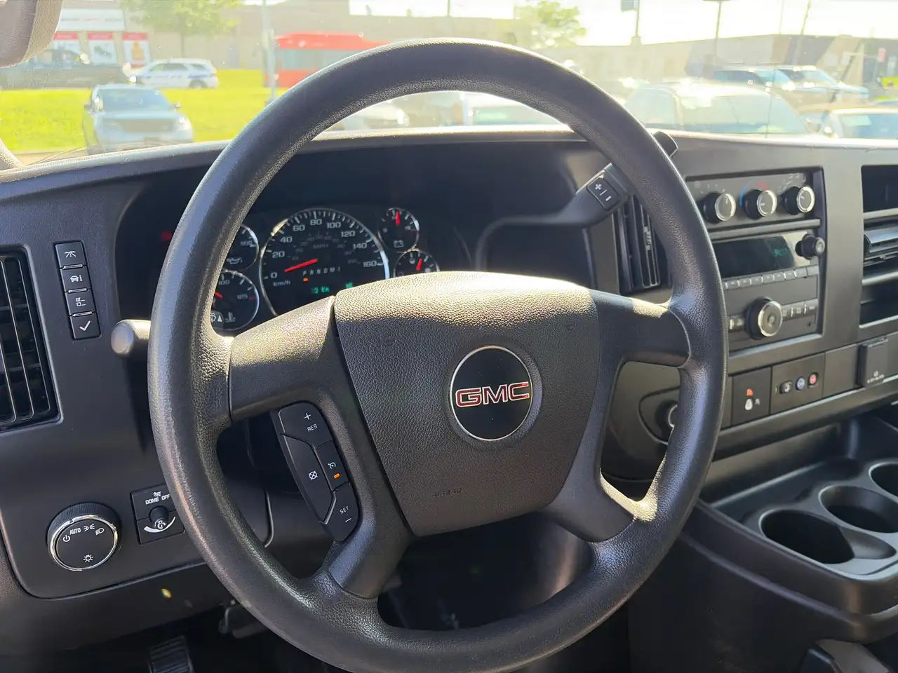 GMC Savana photo GMC Savana