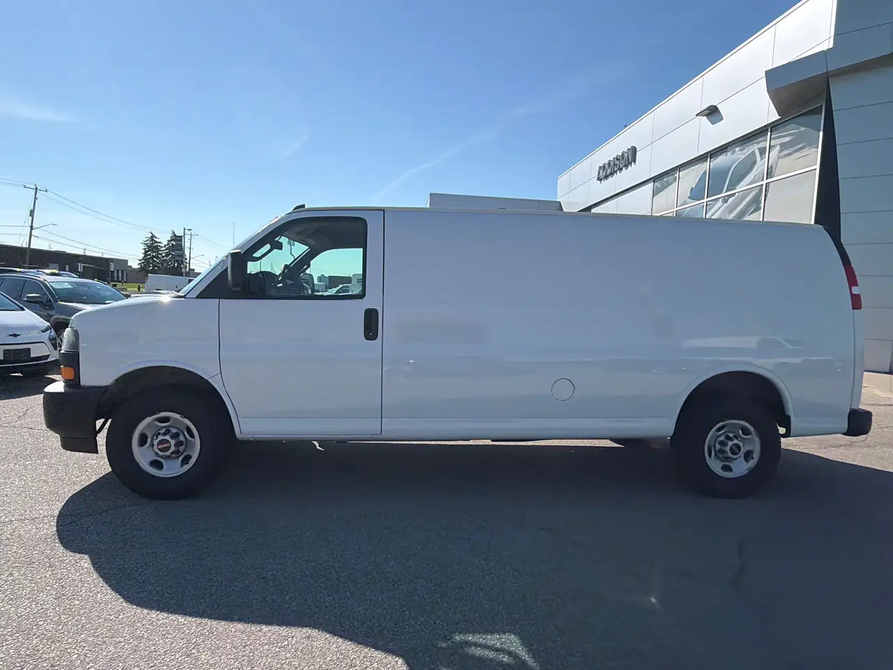 GMC Savana photo GMC Savana