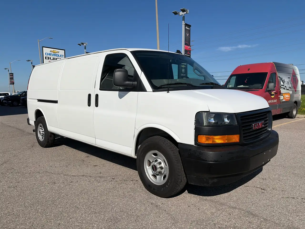 GMC Savana photo GMC Savana