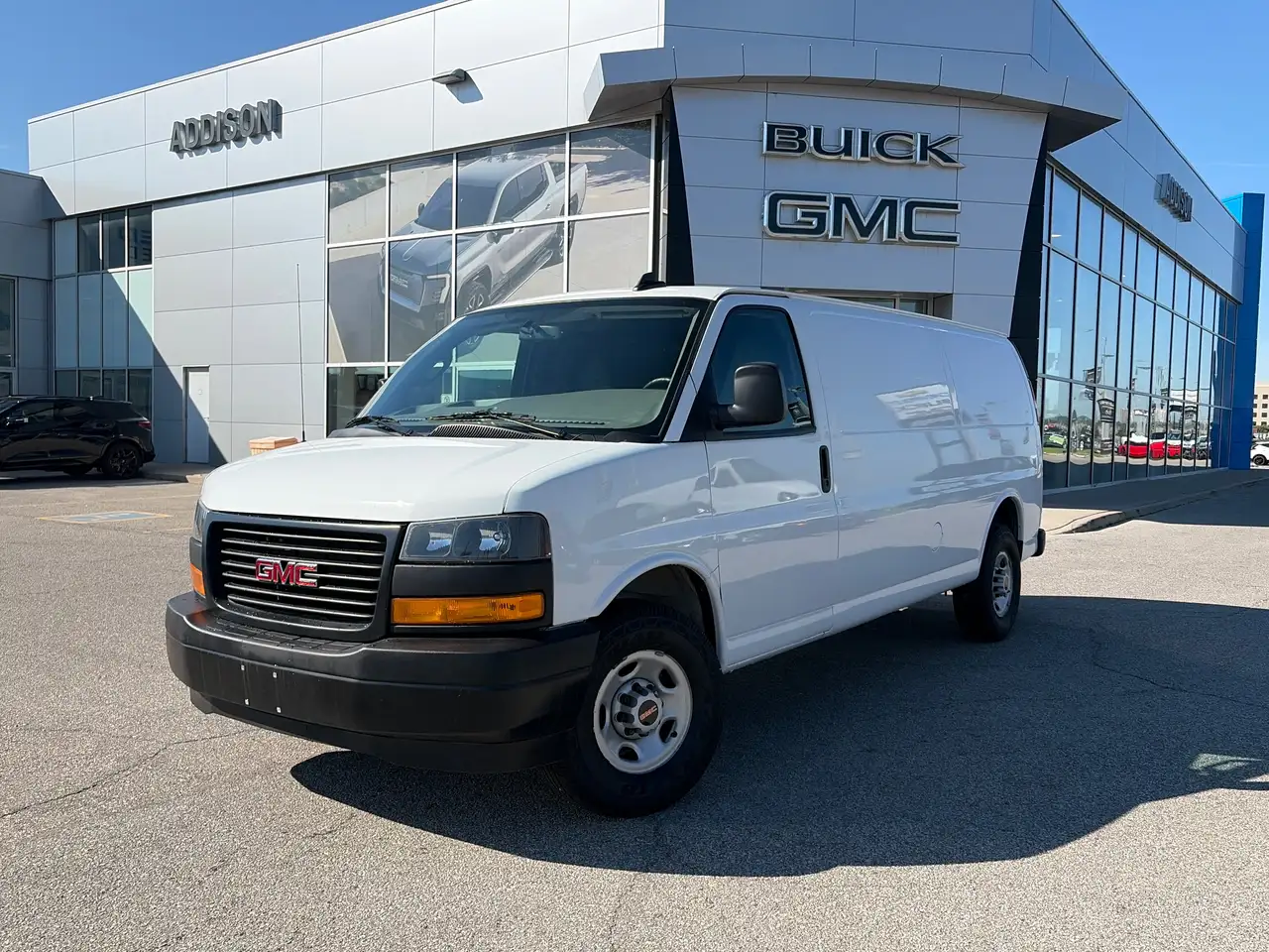 GMC Savana photo GMC Savana