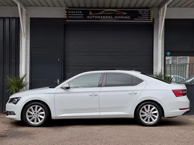 Skoda Superb view 2