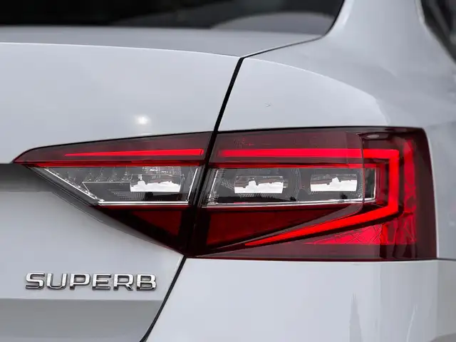 Skoda Superb view 12