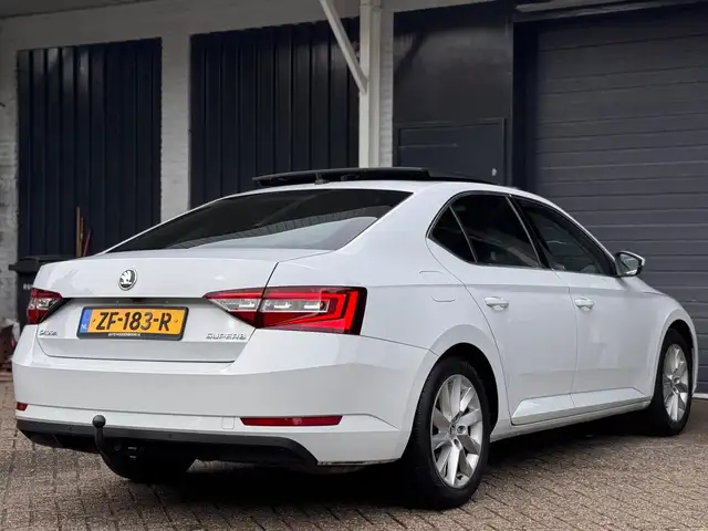Skoda Superb view 15