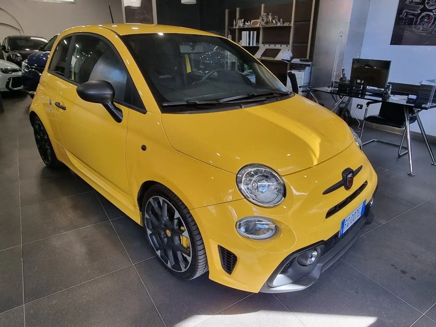 Abarth 595 1.4 Turbo T-Jet 180 CV Competizione Amarillo - 2