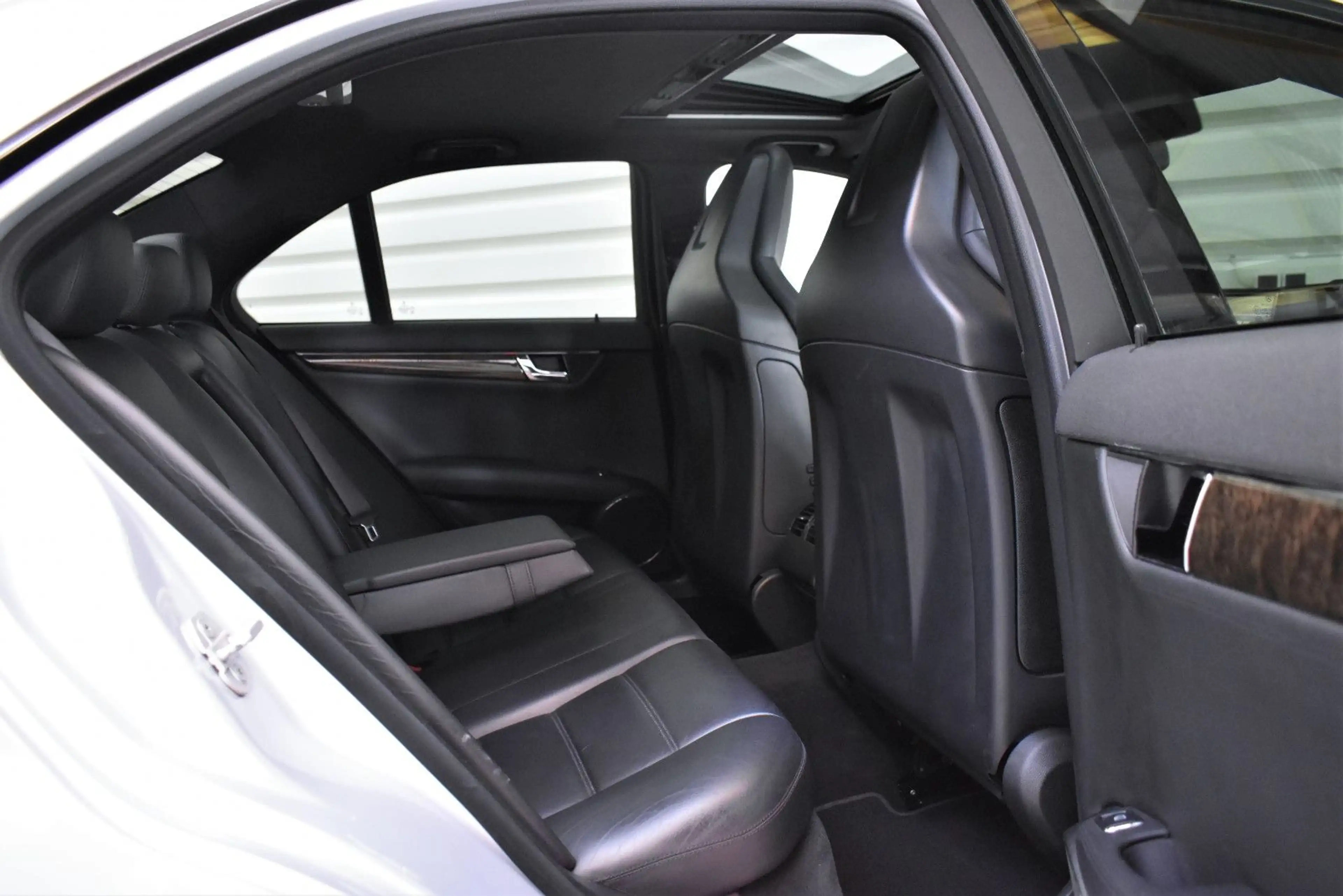 Mercedes-Benz C 63 AMG Avantgarde+H&K+Bi-Xenon+Memory+Kamera — photo 12