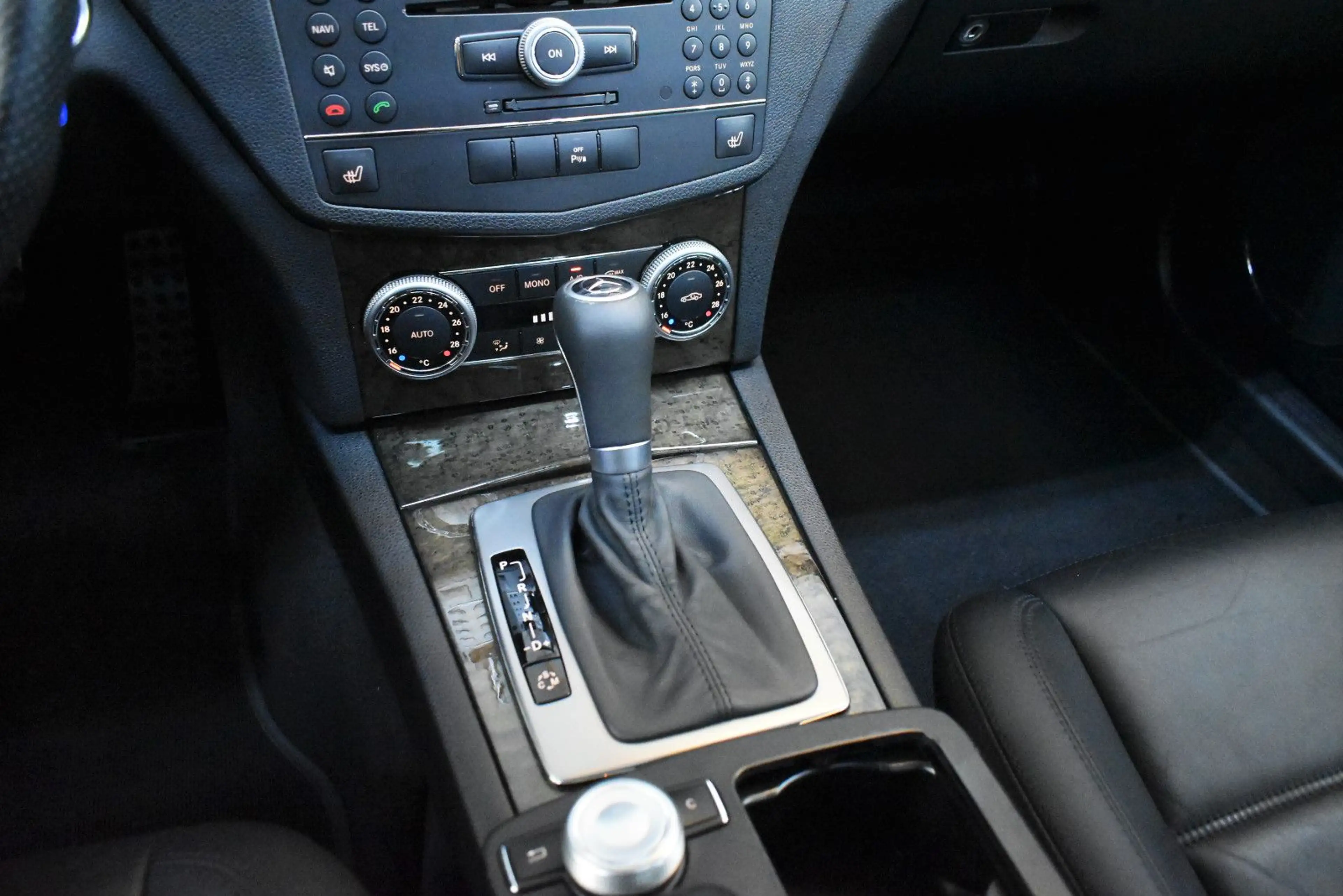 Mercedes-Benz C 63 AMG Avantgarde+H&K+Bi-Xenon+Memory+Kamera — photo 14