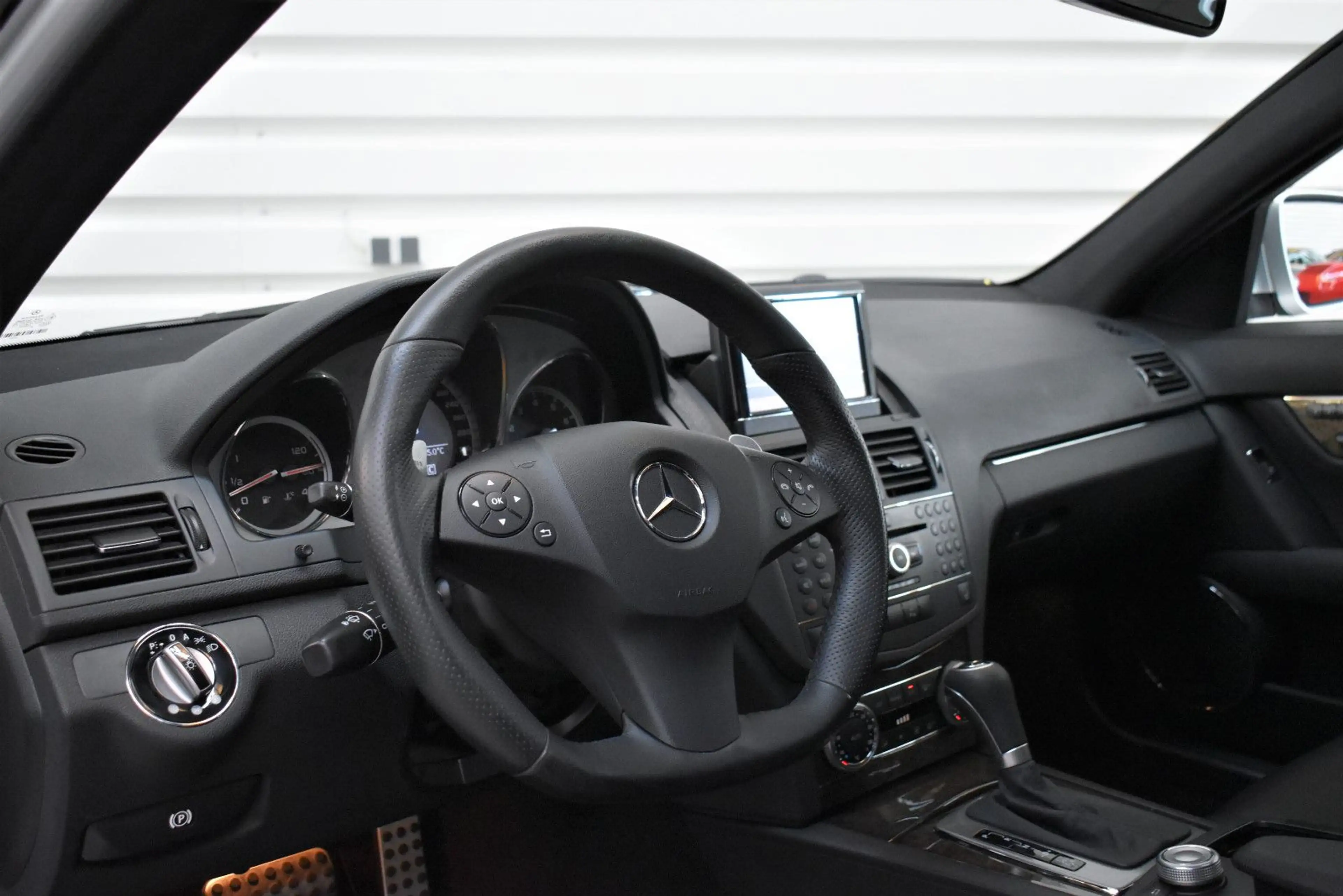 Mercedes-Benz C 63 AMG Avantgarde+H&K+Bi-Xenon+Memory+Kamera — photo 7