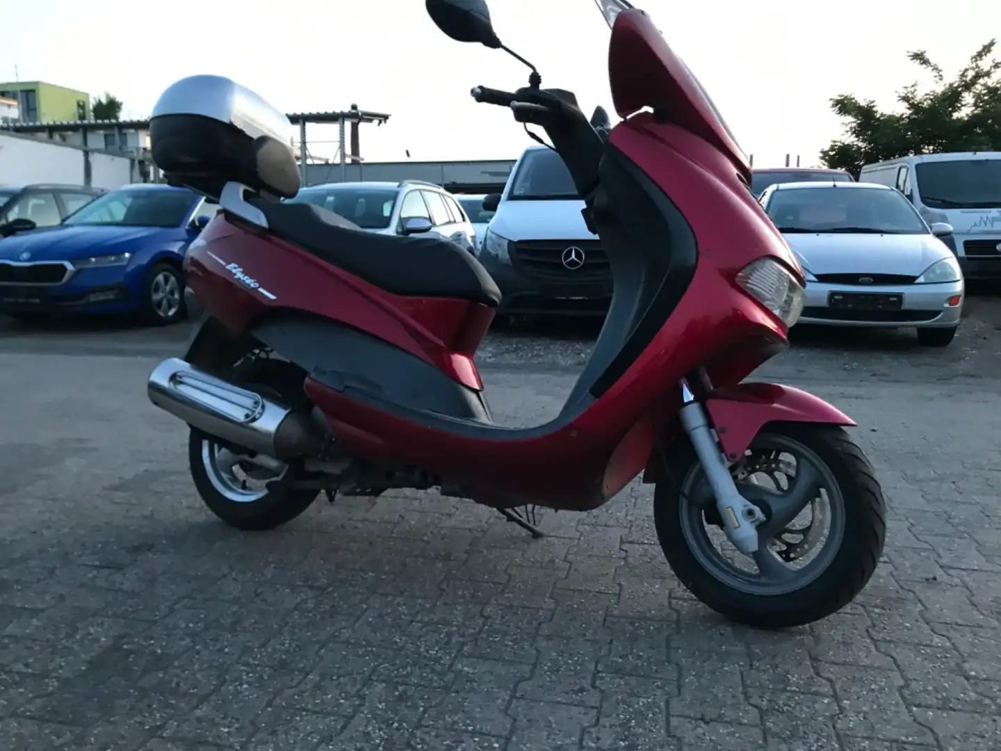 Peugeot G2A Rot - 1