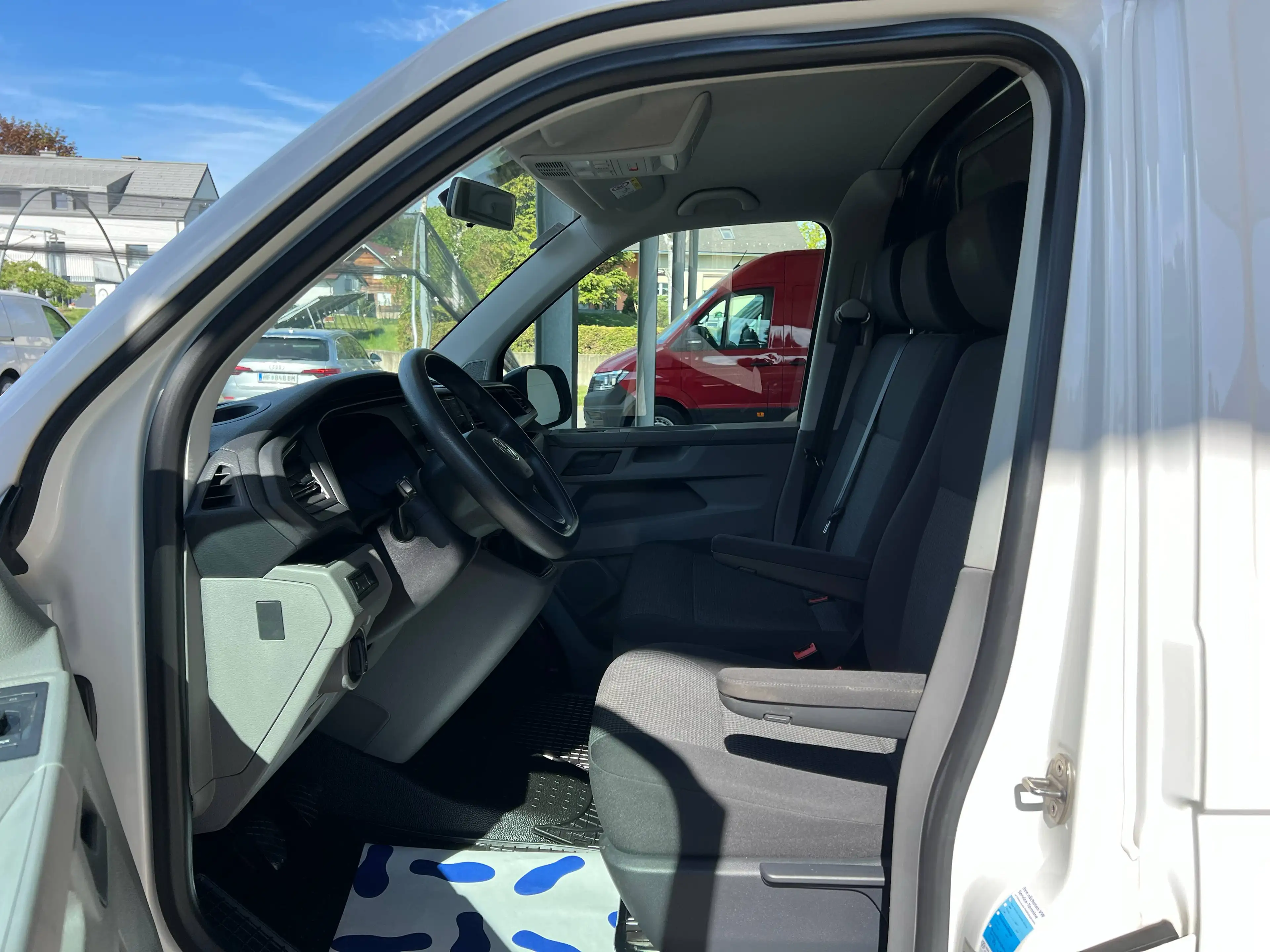 Volkswagen T6.1 Transporter Kasten 2,0 TDI ANHÄNGEVORRICHTUNG/KLIMA/PARKTRONIC — photo 3