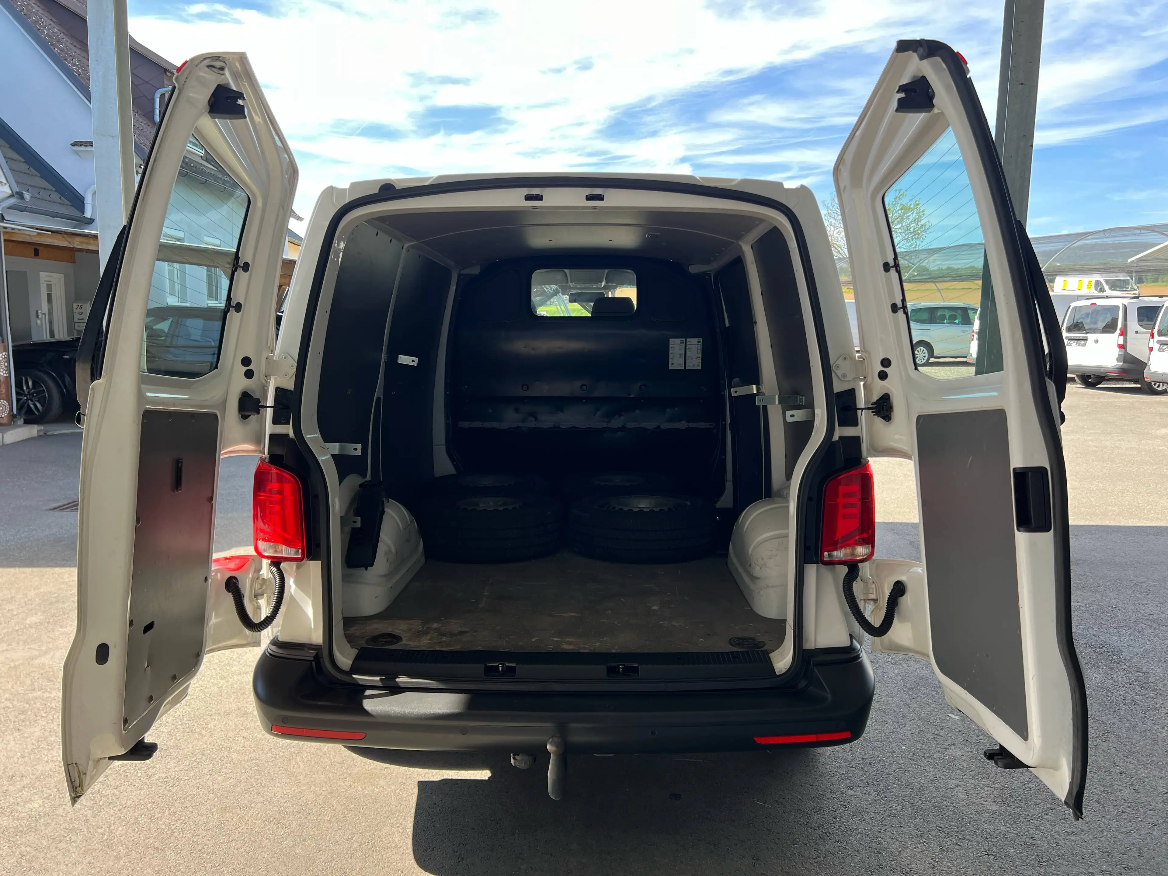 Volkswagen T6.1 Transporter Kasten 2,0 TDI ANHÄNGEVORRICHTUNG/KLIMA/PARKTRONIC — photo 10