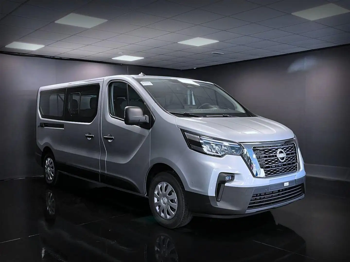 Nissan Primastar 2.0 dCi 150CV PL-TN Bus N-Connecta 8 POSTI Silber - 2