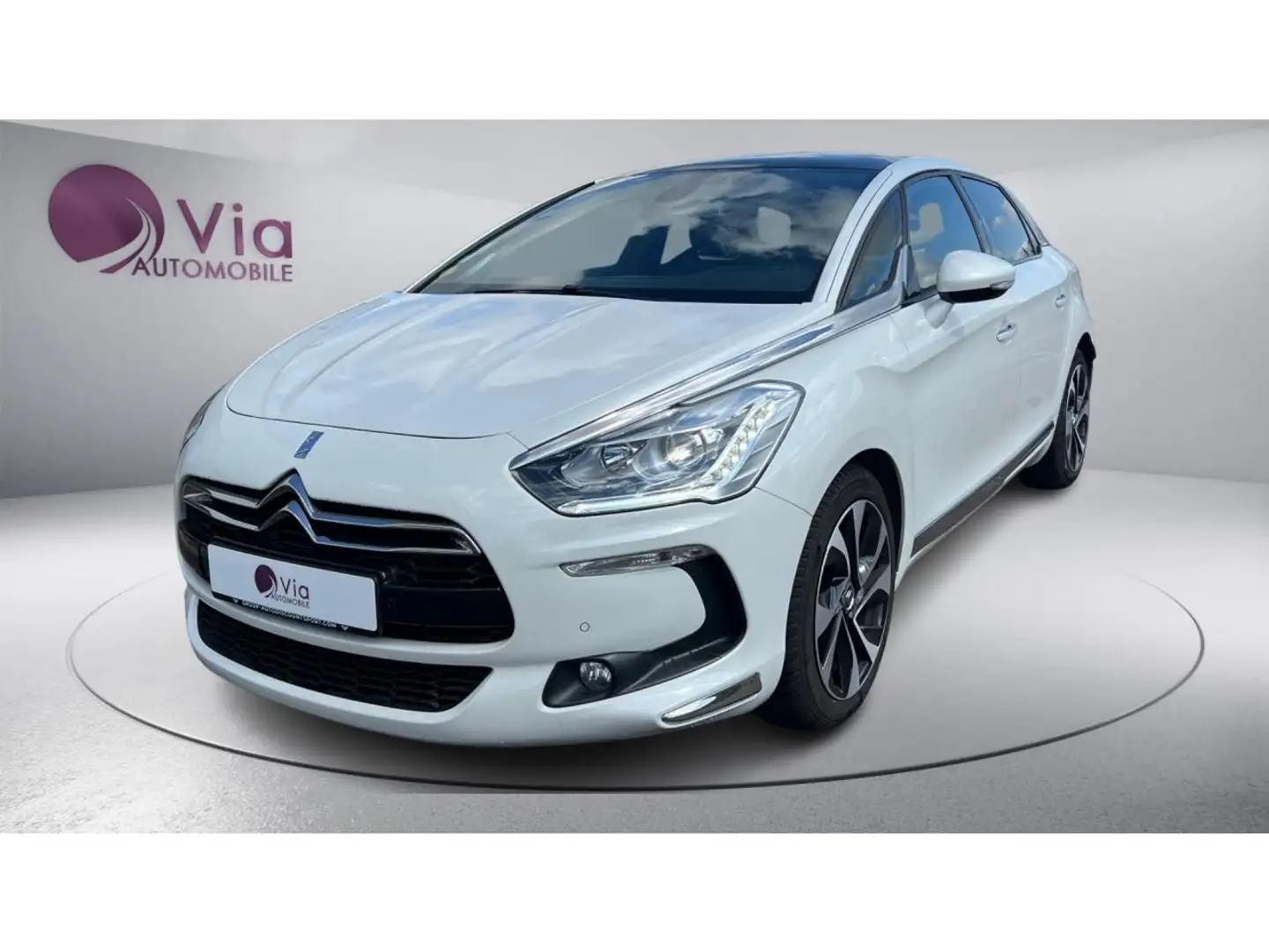 DS Automobiles DS 5 2.0 BlueHDi 180 BVA EAT6 So Chic - TOIT PANO / CAMERA DE RECUL / SIEGES ELECTRIQUES CHAUFFANTS ET M Grau - 1