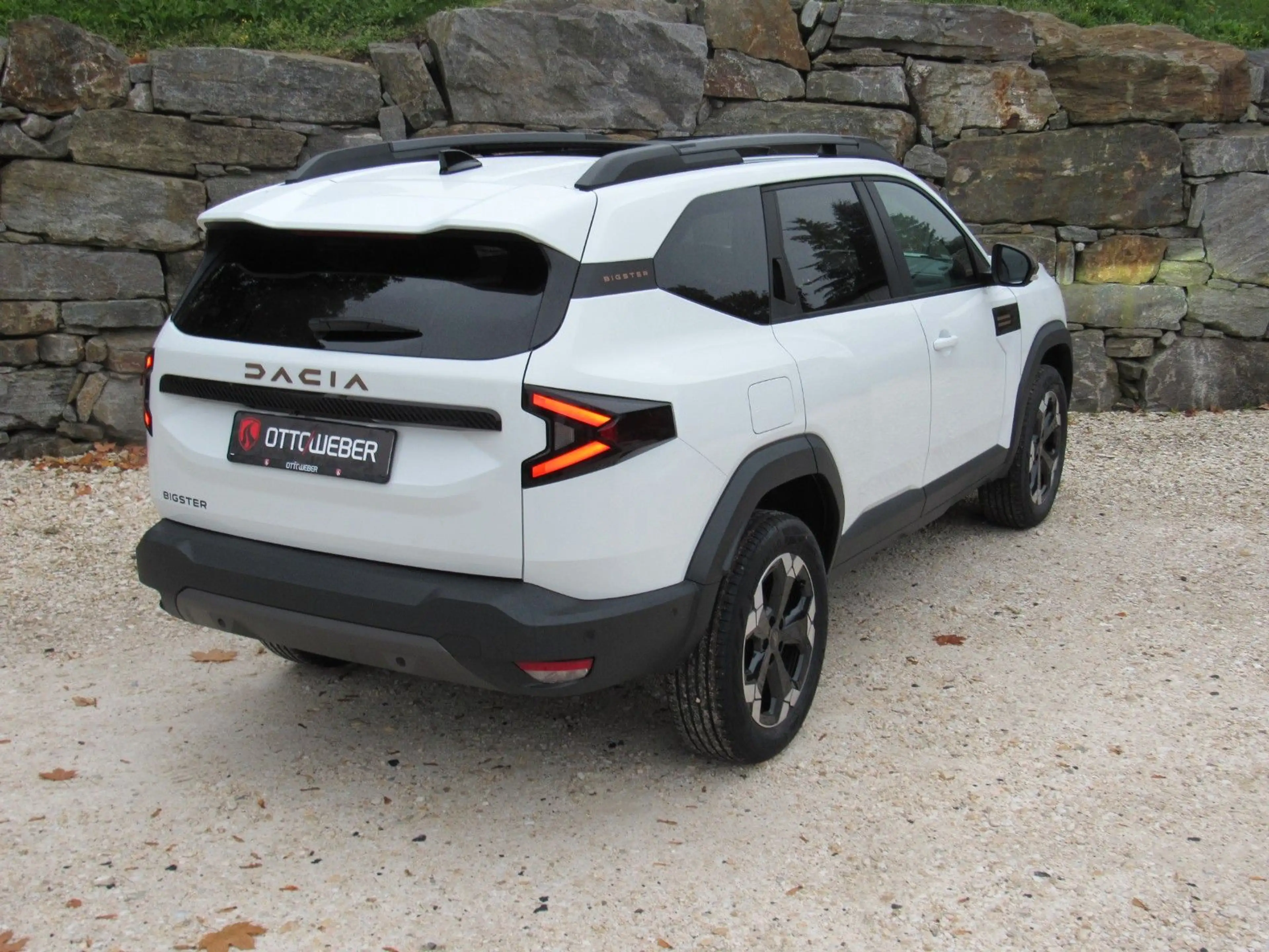 Dacia Bigster TCe 140 Extreme 360° BSD Winter+ PANO — photo 9