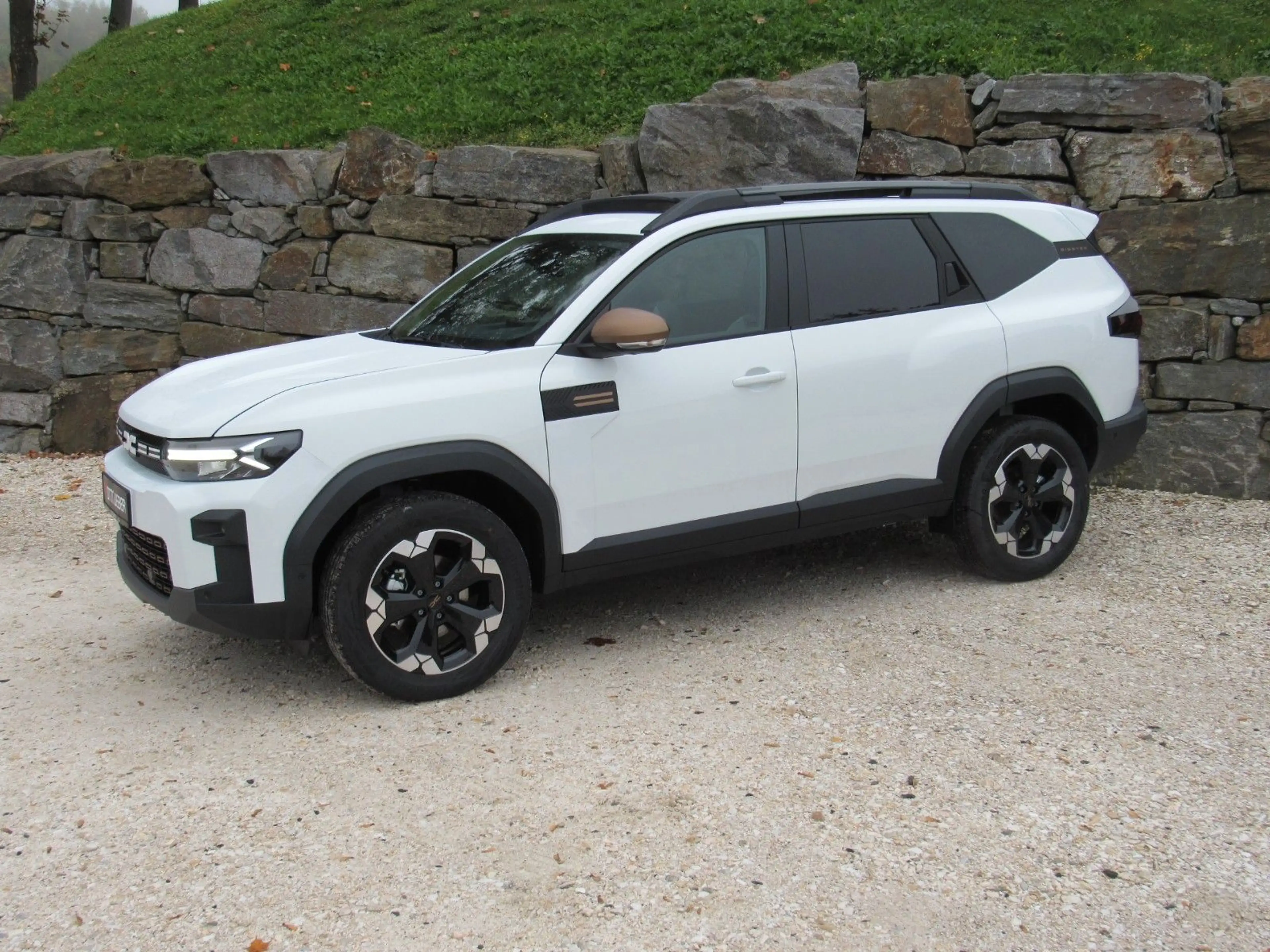 Dacia Bigster TCe 140 Extreme 360° BSD Winter+ PANO — photo 4