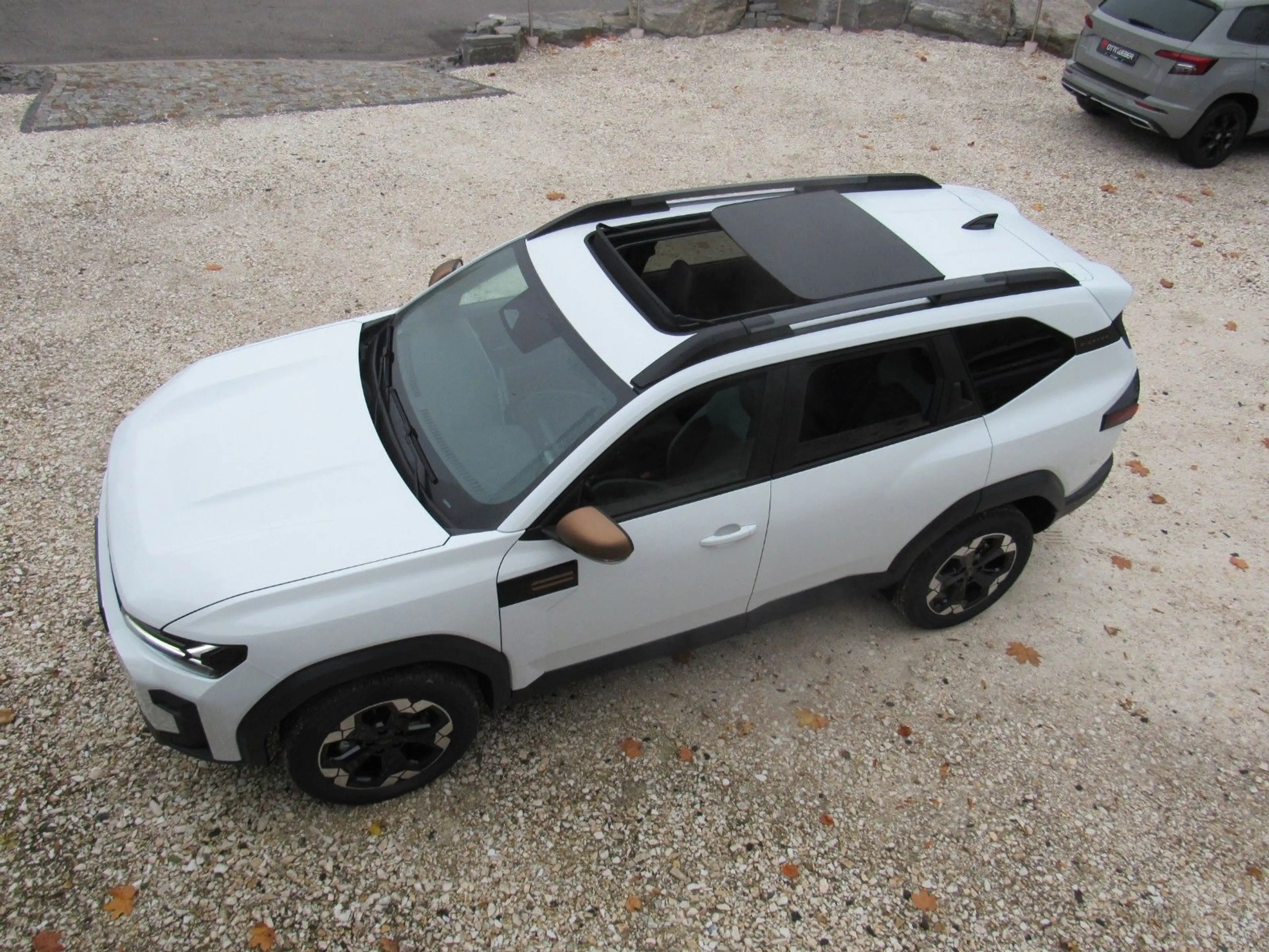 Dacia Bigster TCe 140 Extreme 360° BSD Winter+ PANO — photo 6