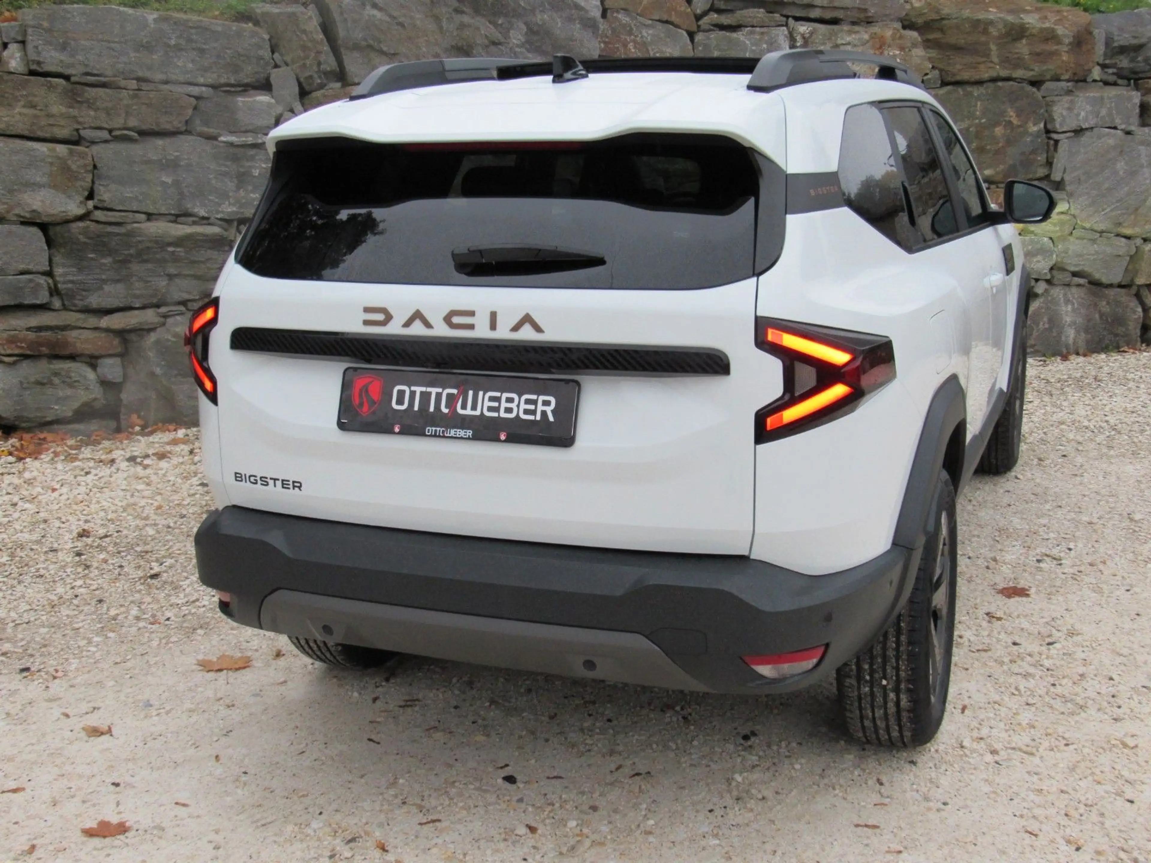 Dacia Bigster TCe 140 Extreme 360° BSD Winter+ PANO — photo 8