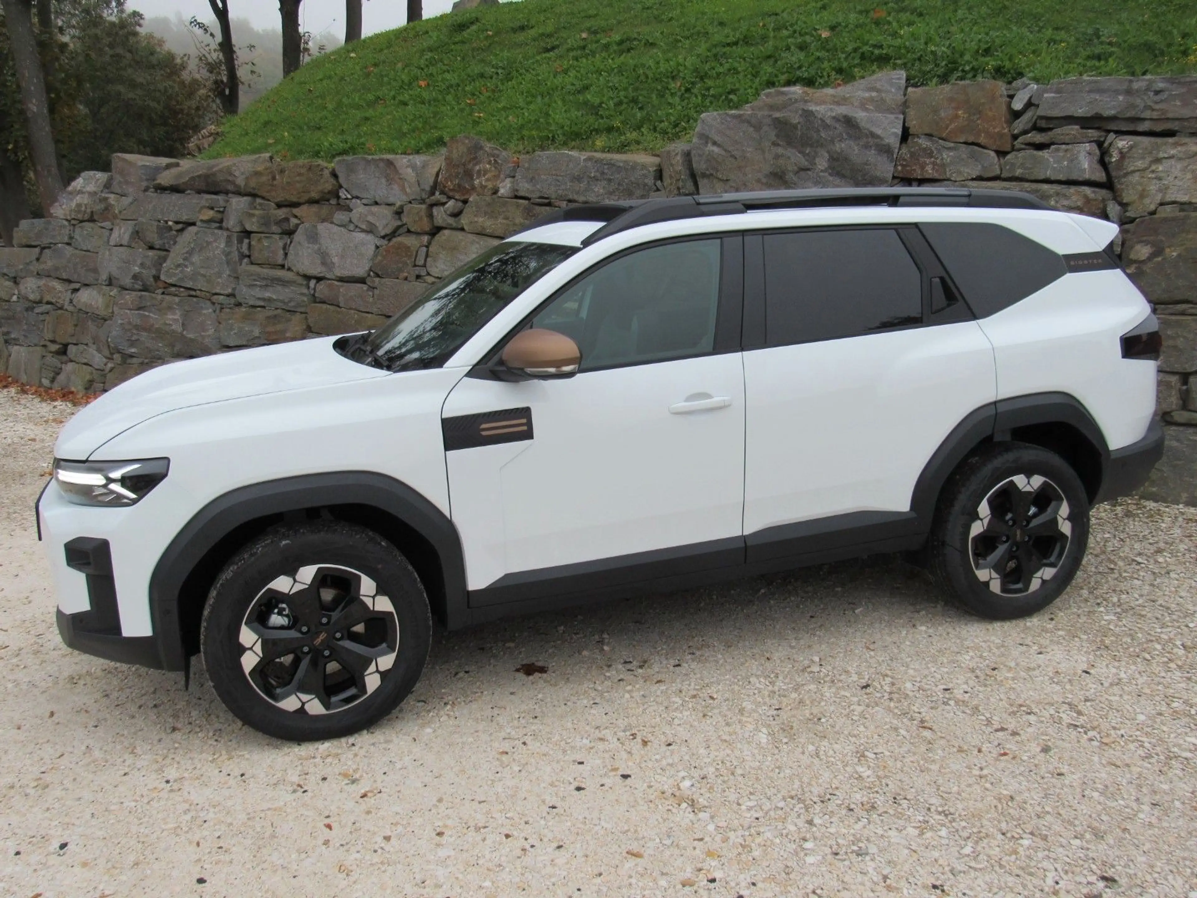 Dacia Bigster TCe 140 Extreme 360° BSD Winter+ PANO — photo 5