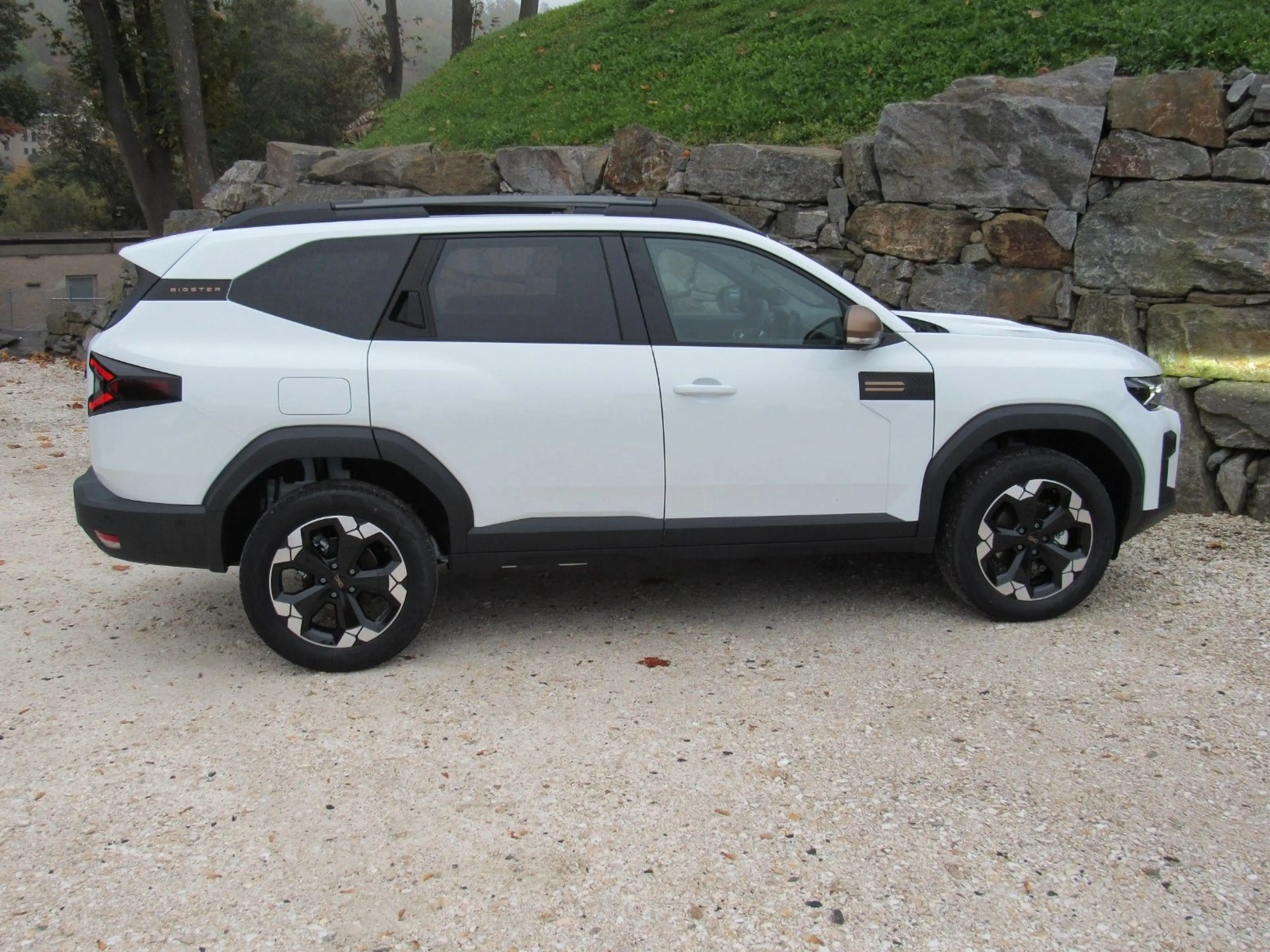 Dacia Bigster TCe 140 Extreme 360° BSD Winter+ PANO — photo 12