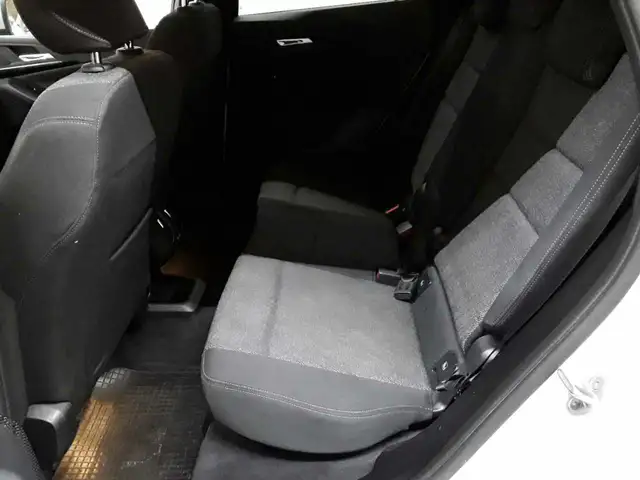 BMW 2 Series view 13