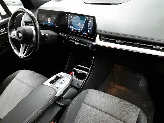 BMW 2 Series view 9