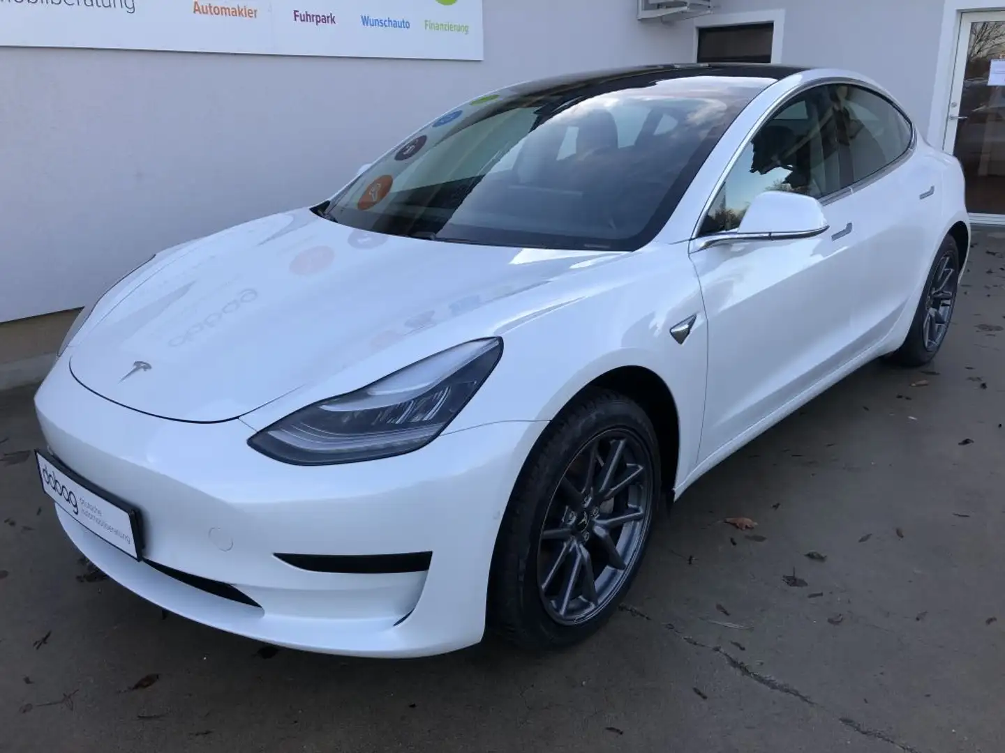 Tesla Model 3 Standard Reichweite Plus Hinterradantrieb 53 KWh White - 1