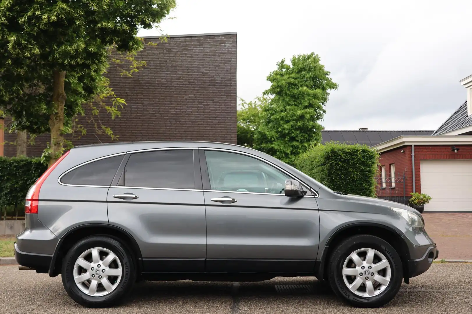 Honda CR-V 2.0i Comfort | NAVI | CLIMA | CAMERA | GOED ONDERH Grijs - 2