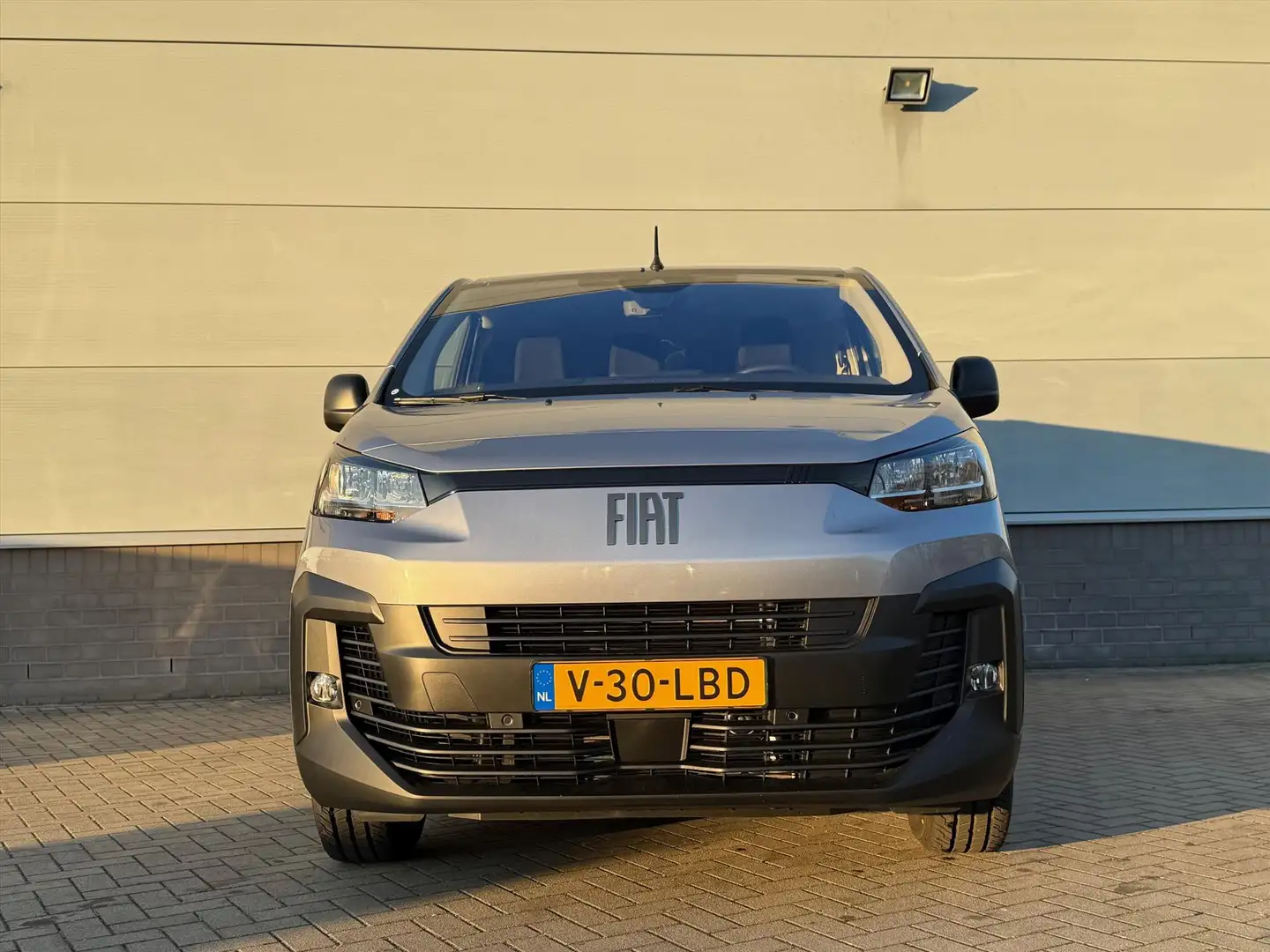 Fiat Scudo GB 2.0 Diesel 145pk L2 | Trekhaak | Cruise Control Grijs - 2