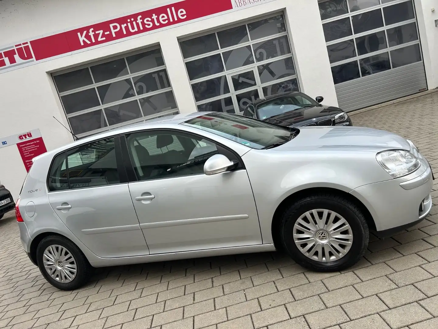 Volkswagen Golf V Lim. Tour 1.4 TSI/Klima/PDC/SHZ Plateado - 2