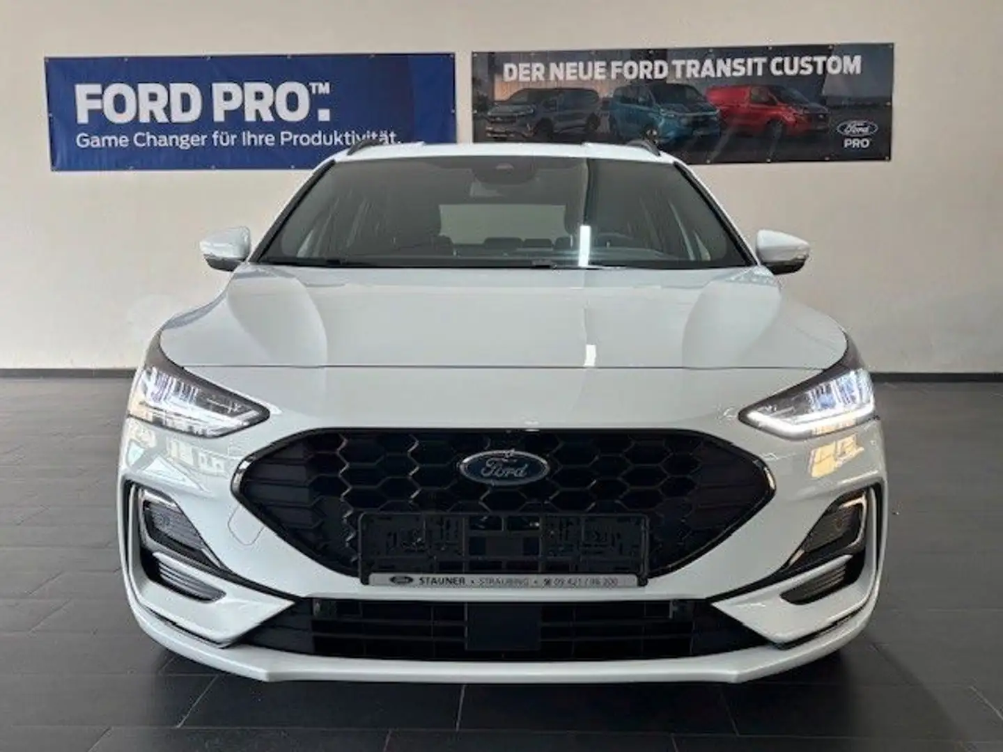 Ford Focus Turnier 1.0 EcoBoost MHEV ST-Line Schalter Weiß - 2