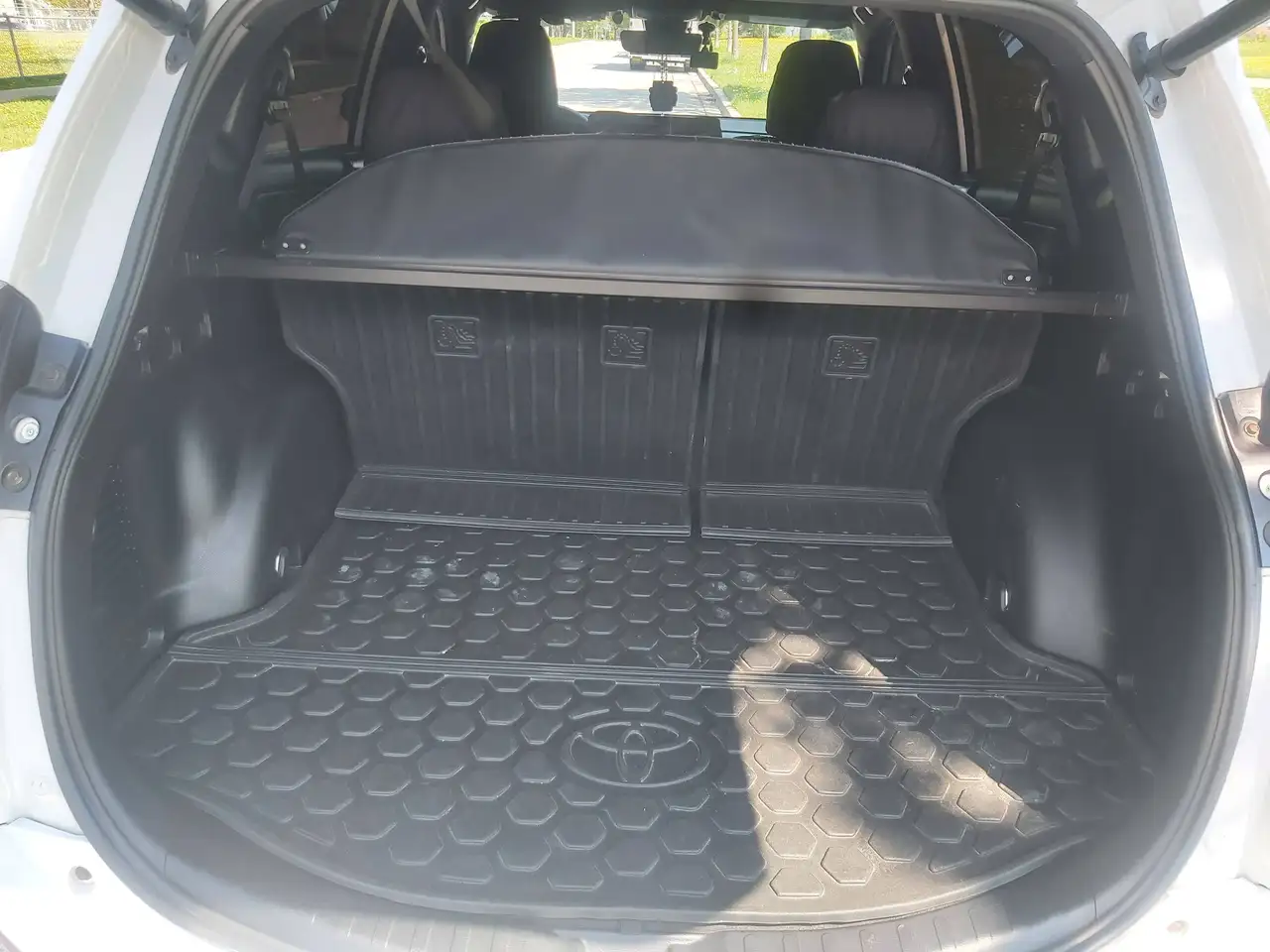 Toyota RAV 4 снимка Toyota RAV 4