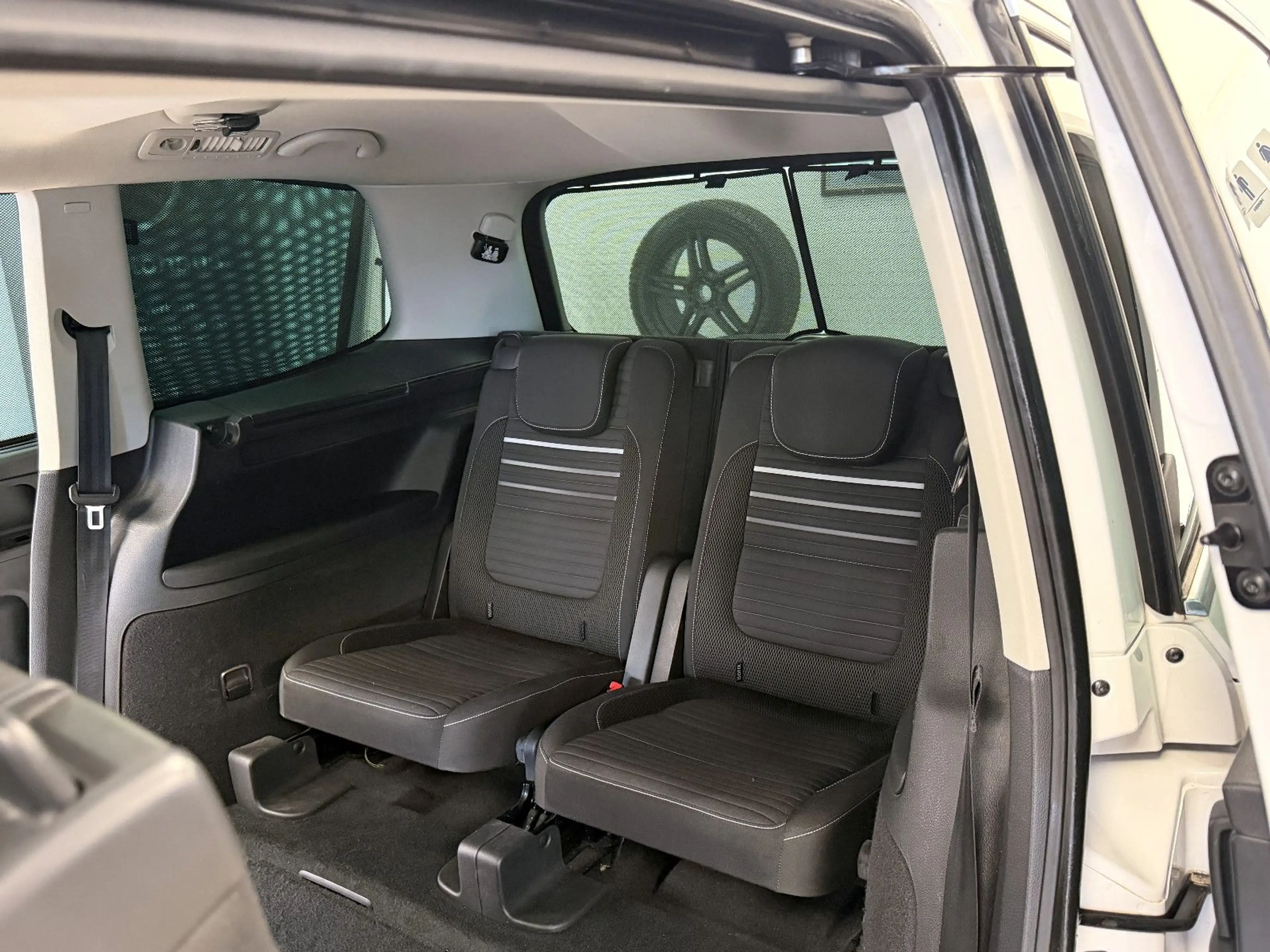 Volkswagen Sharan Cup BMT *7Sitzer*PanSD*AHK*BiXenon*Kamera — photo 7