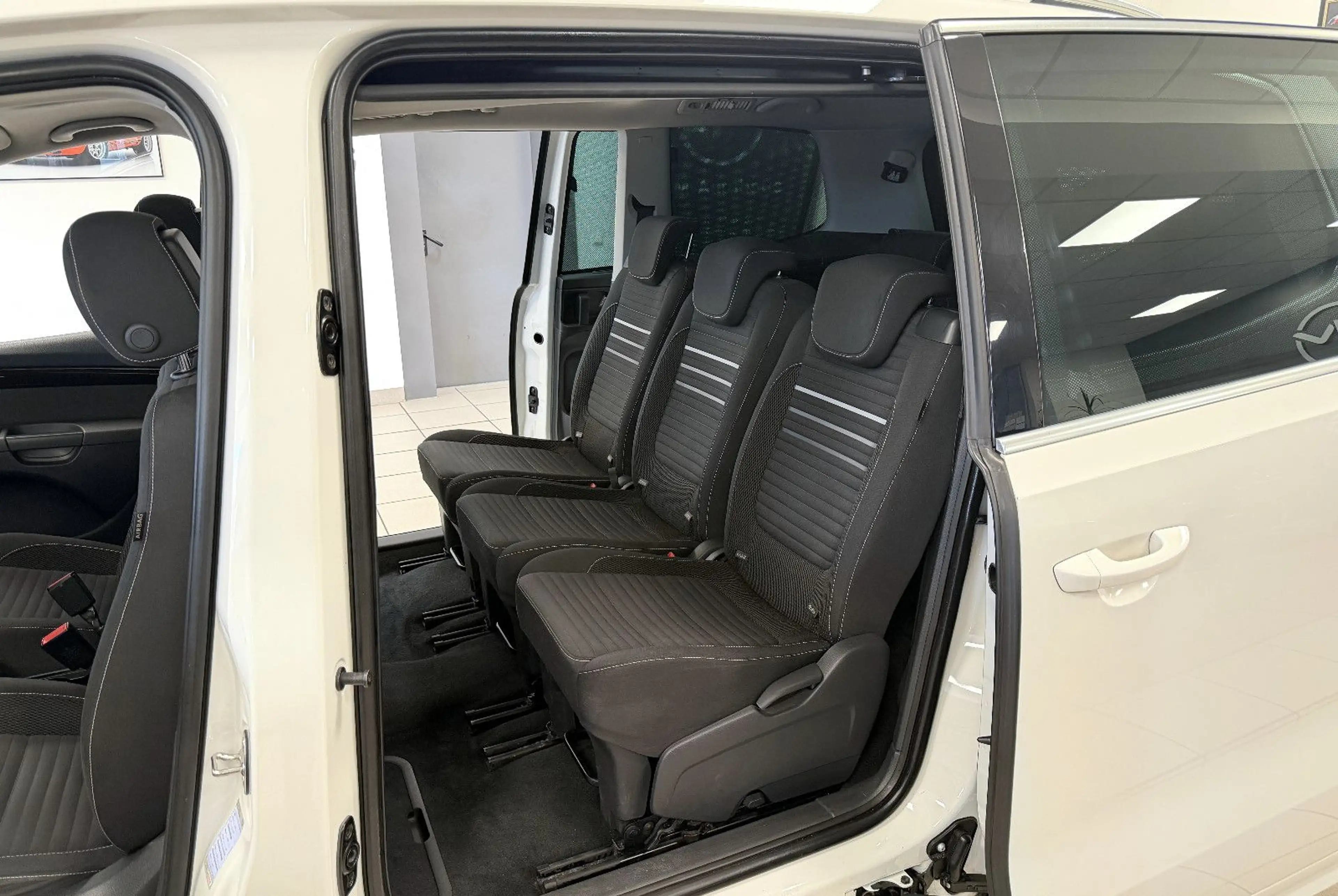 Volkswagen Sharan Cup BMT *7Sitzer*PanSD*AHK*BiXenon*Kamera — photo 6