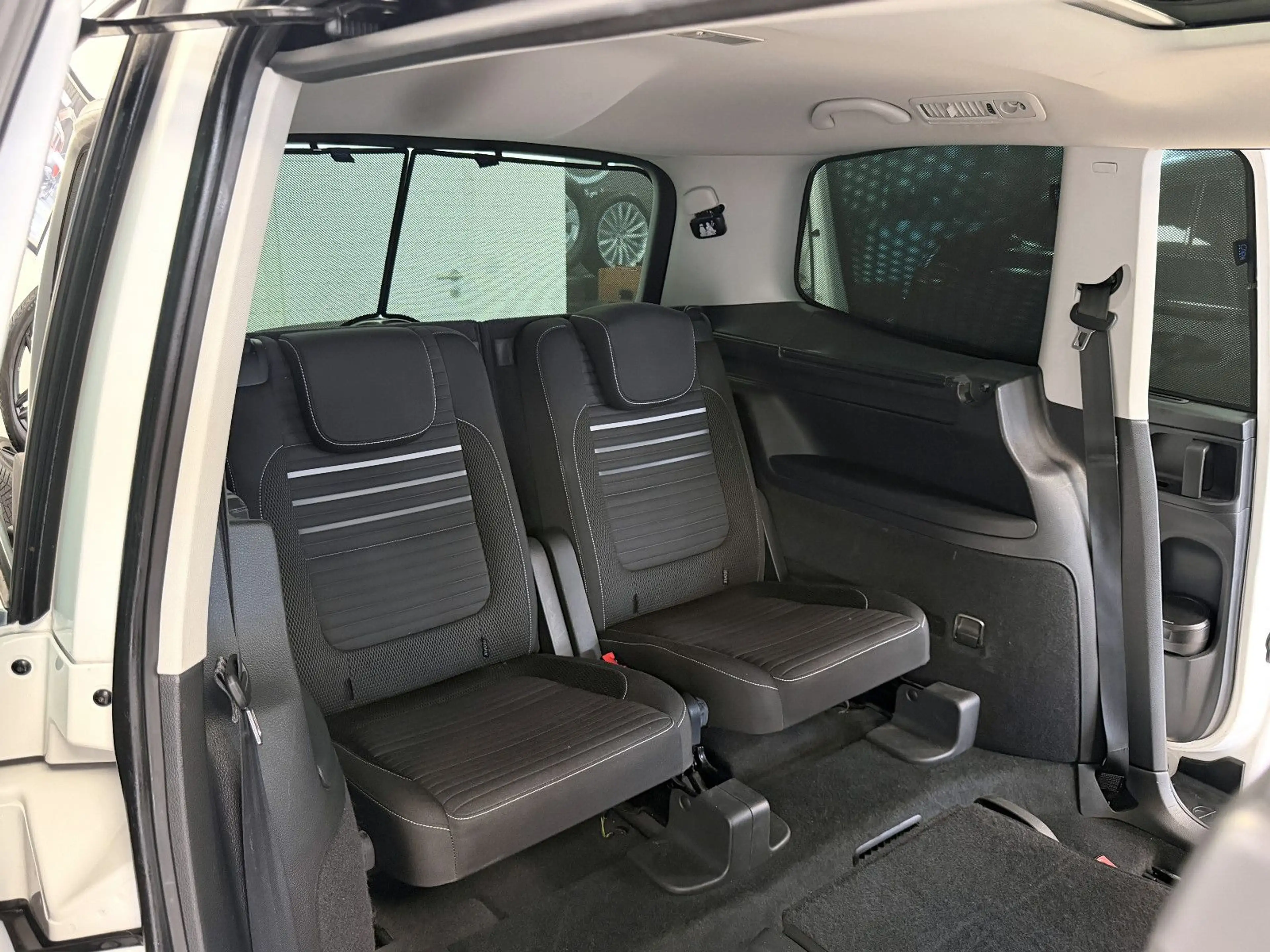 Volkswagen Sharan Cup BMT *7Sitzer*PanSD*AHK*BiXenon*Kamera — photo 14