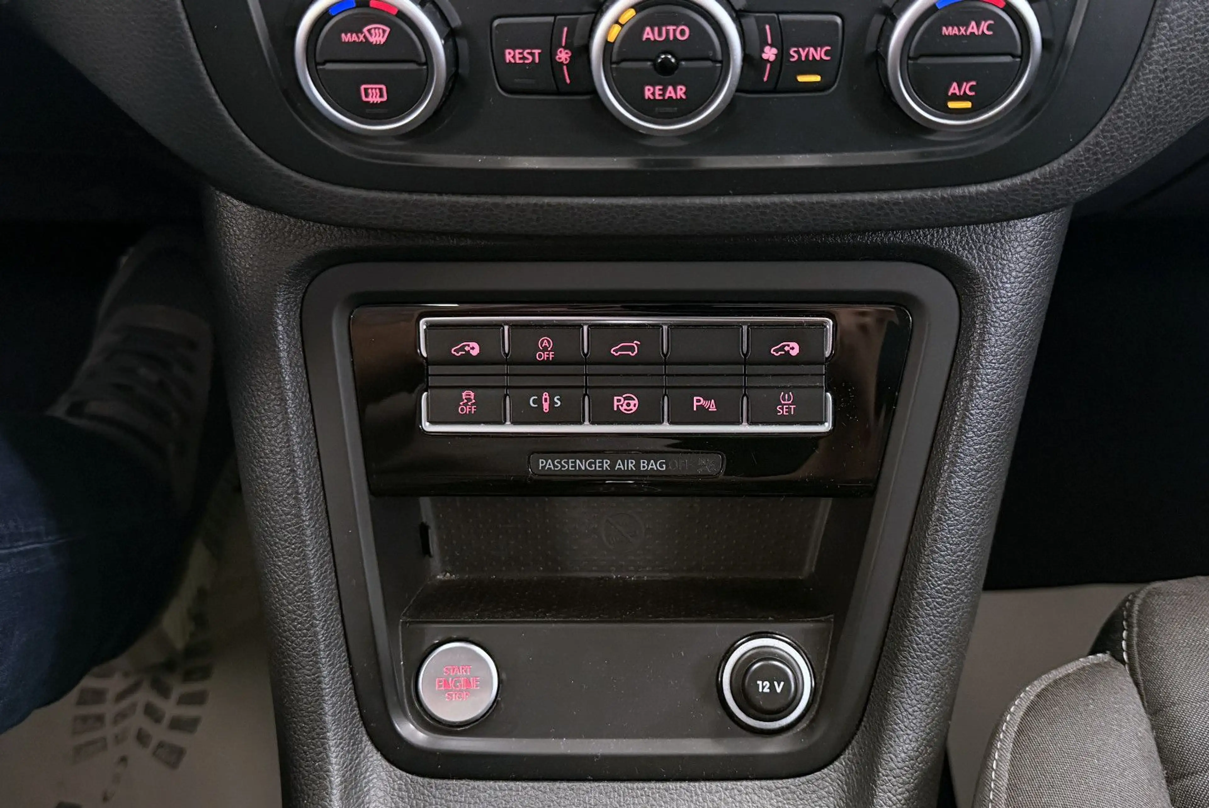 Volkswagen Sharan Cup BMT *7Sitzer*PanSD*AHK*BiXenon*Kamera — photo 15