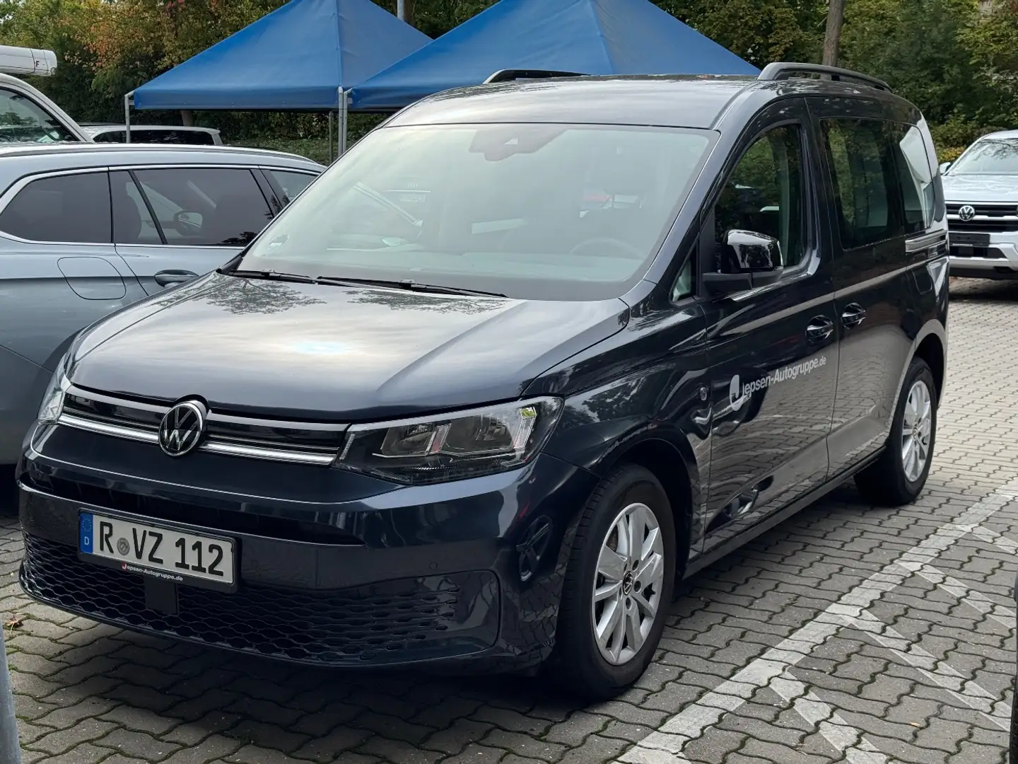Volkswagen Caddy Life 2.0 TDI PDC SHZ SpurH GRA KlimaA Blau - 2
