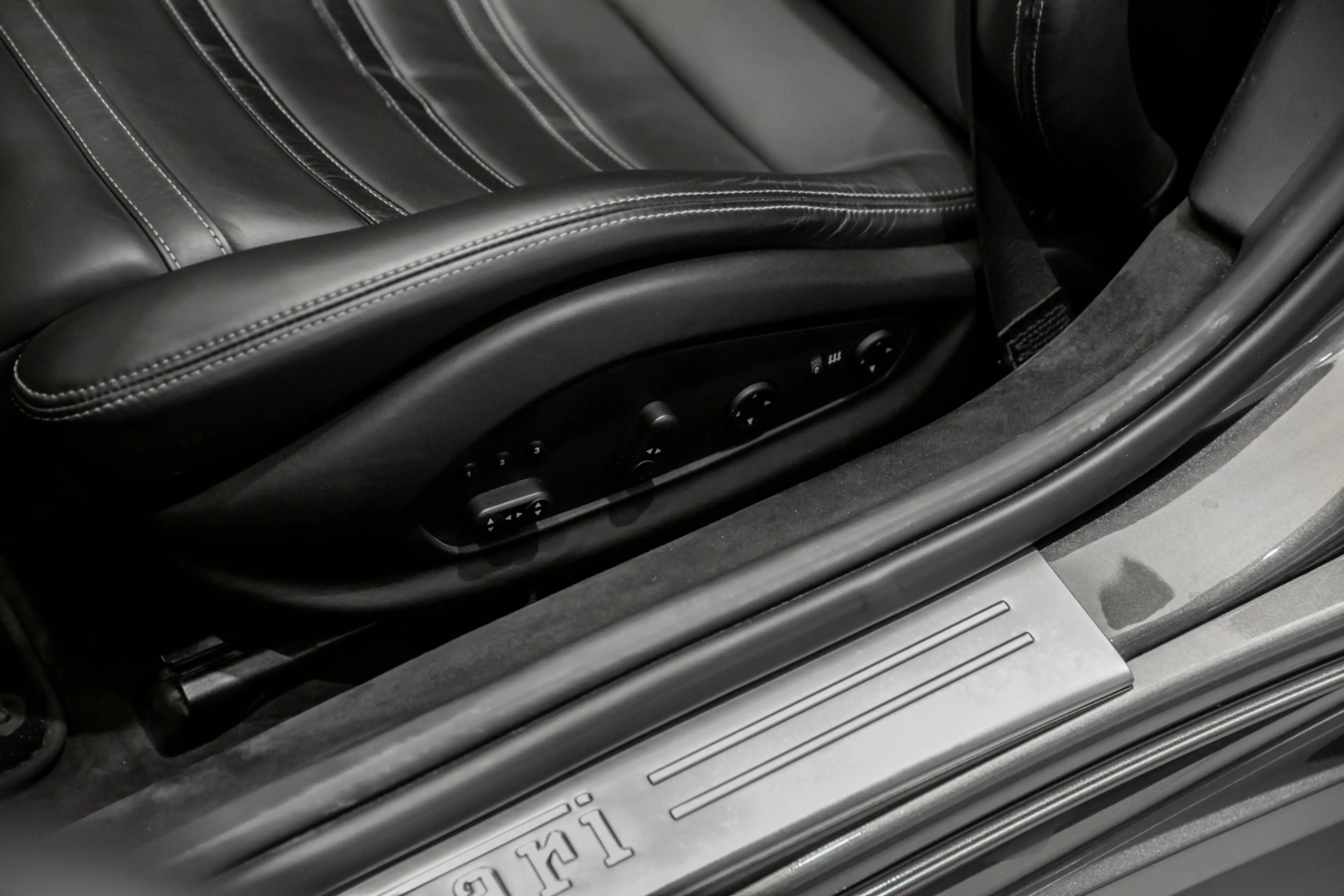 Ferrari California 2 seater ~Ferrari Munsterhuis~ — photo 25