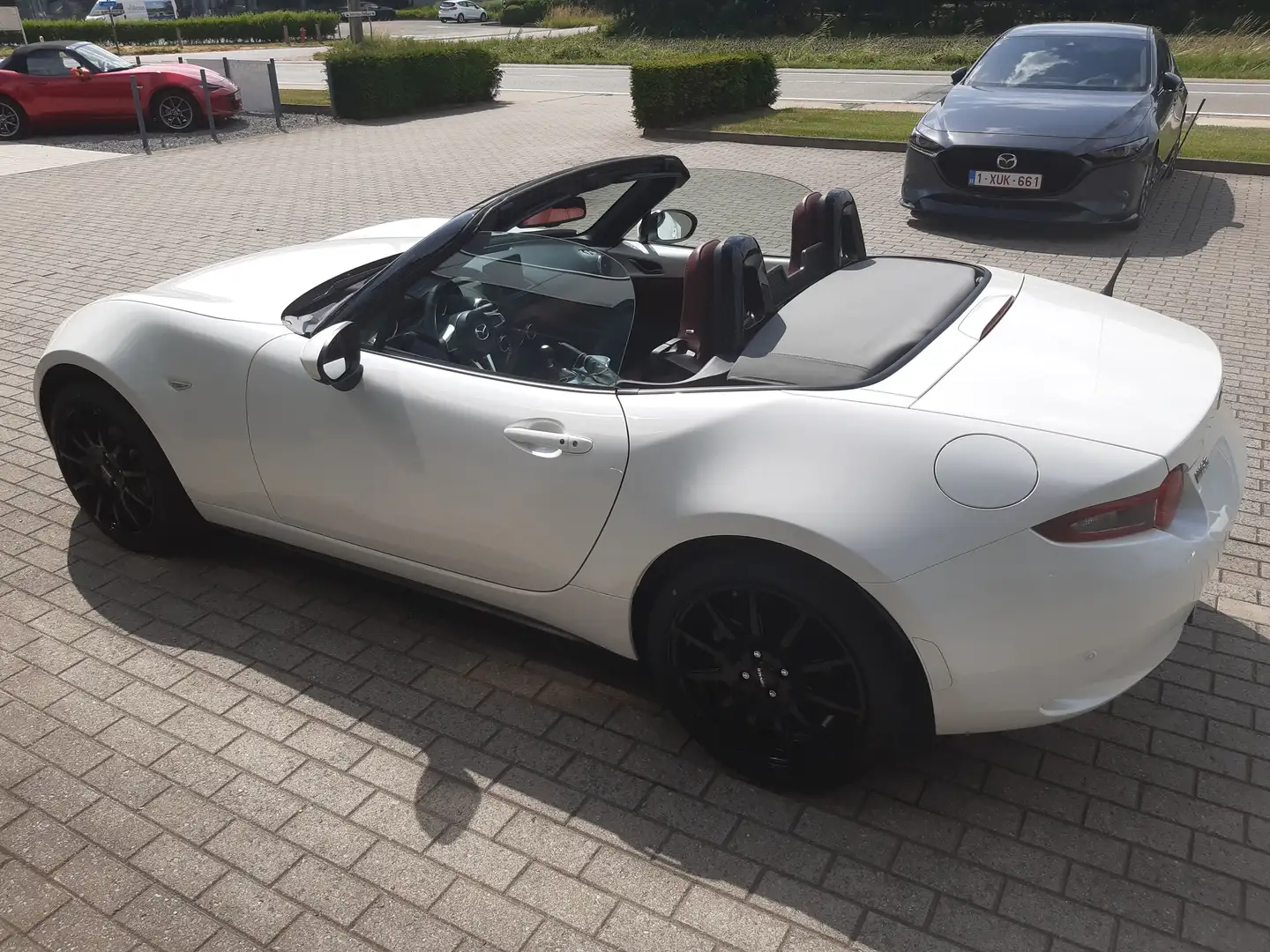 Mazda MX-5 MX-5 SKYACTIV-G 1.5 Белый - 2