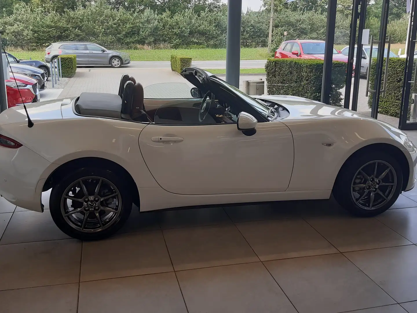 Mazda MX-5 MX-5 SKYACTIV-G 1.5 Белый - 1