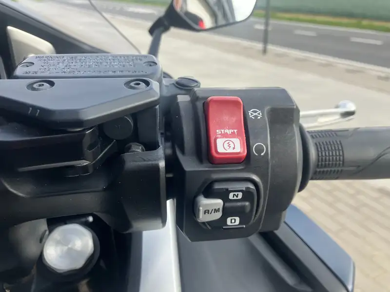 Honda Forza 750 - foto 8