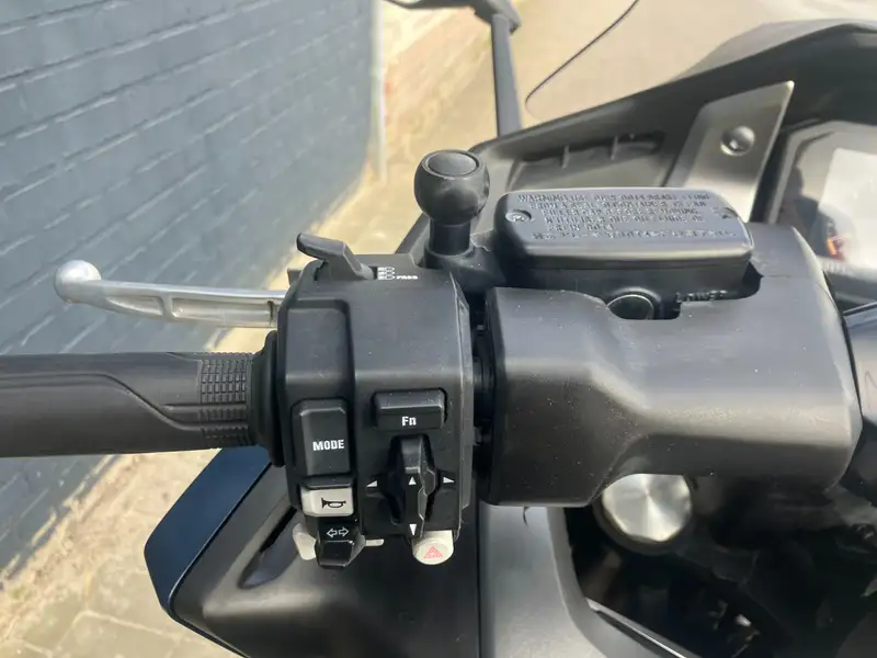 Honda Forza 750 - foto 6