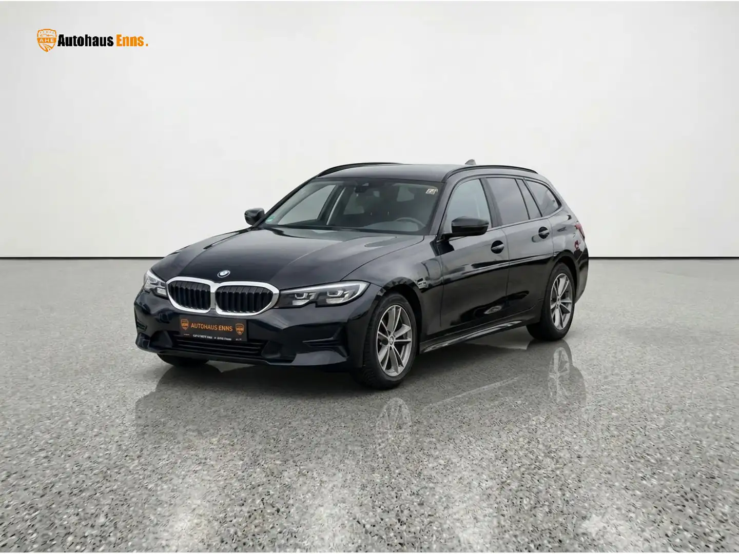 BMW Sonstige 3er / Automatik / Automatikgetriebe / Navi / Lederlenkr. / LED-Scheinwerfer / Klima / Sitzheiz. / Sitzheiz. vorne Schwarz - 1