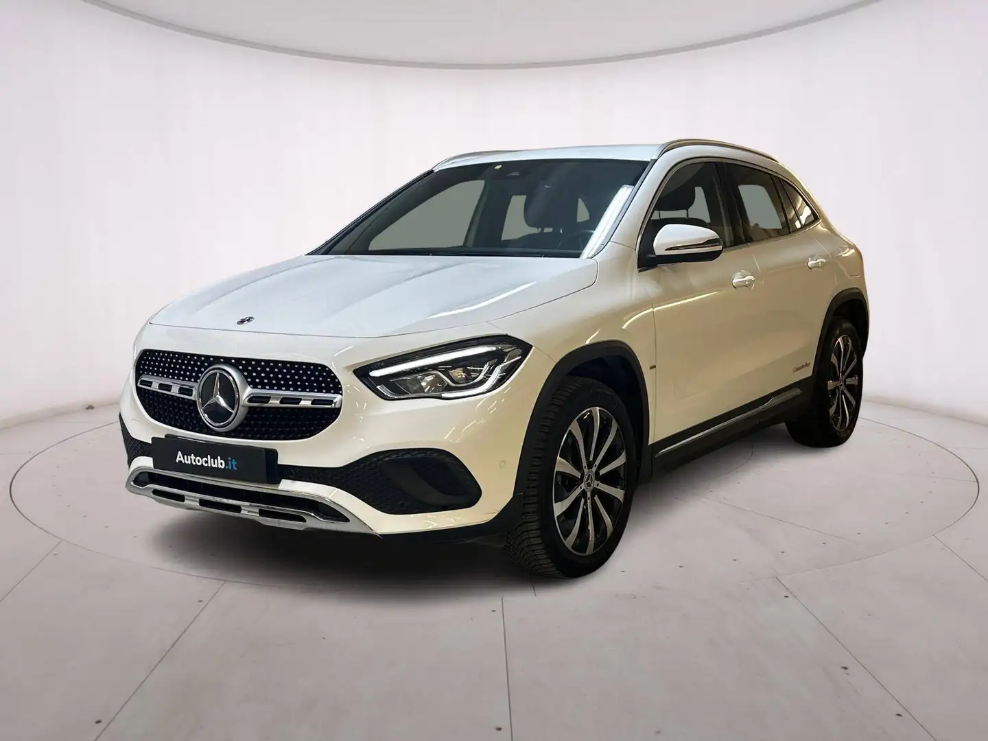 Mercedes-Benz GLA 200 200 d Sport 4matic Weiß - 1