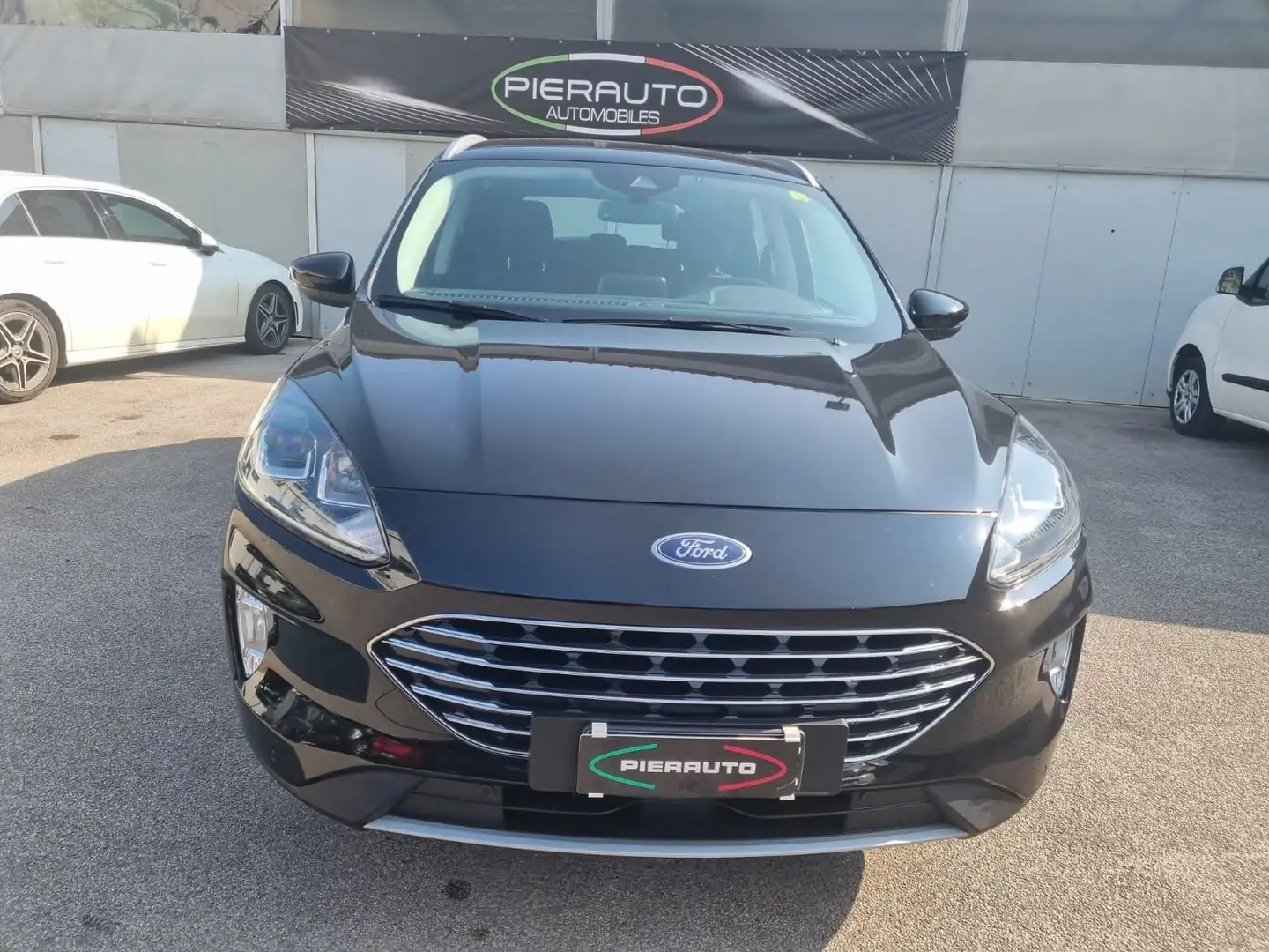 Ford Kuga Kuga 1.5 ecoblue Titanium Business 2wd 120cv auto Negro - 1