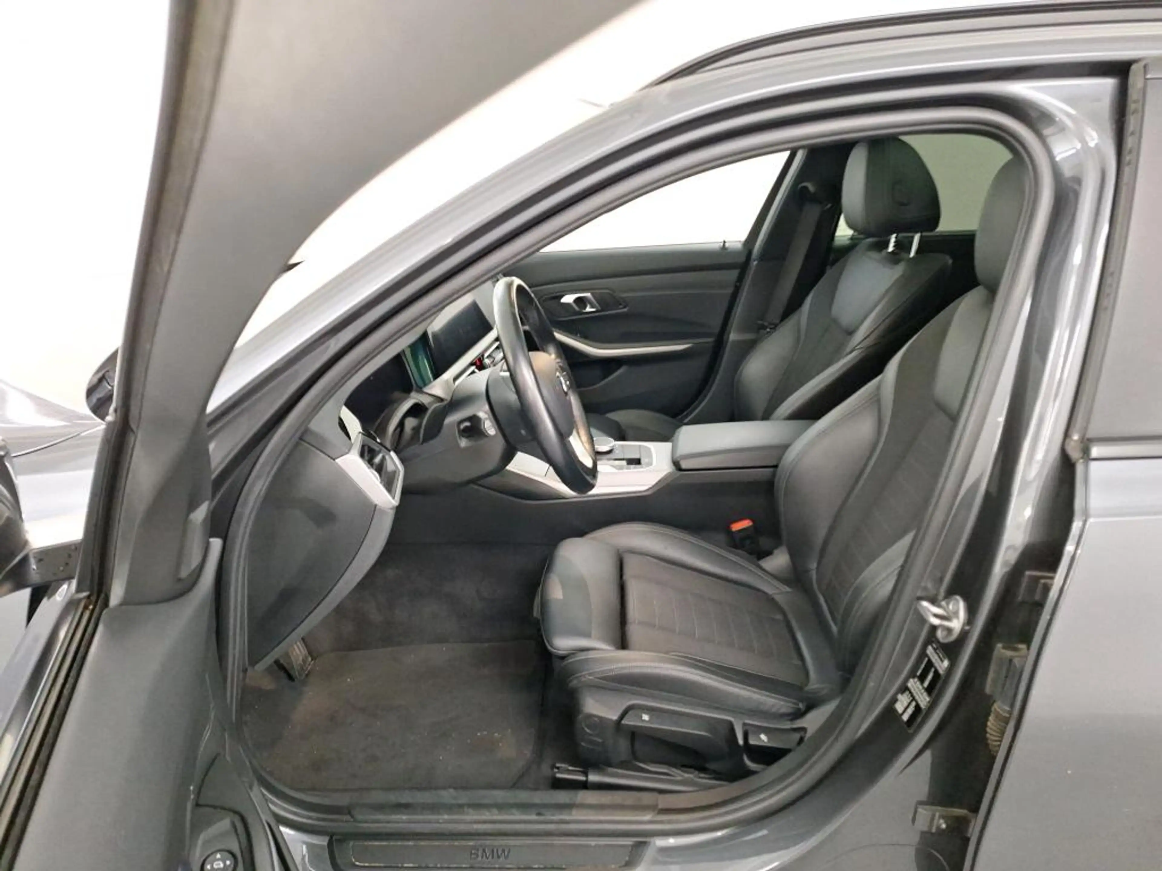 BMW 318 dA Touring 150 G21 *PANO-SIEGES SPORT-DIGITAL COCKPIT-CAMERA* — photo 6