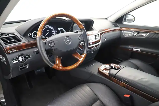 Mercedes-Benz S-Class view 13