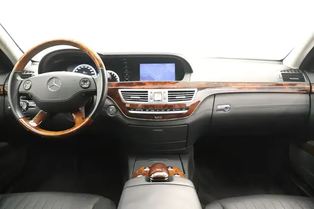 Mercedes-Benz S-Class view 14