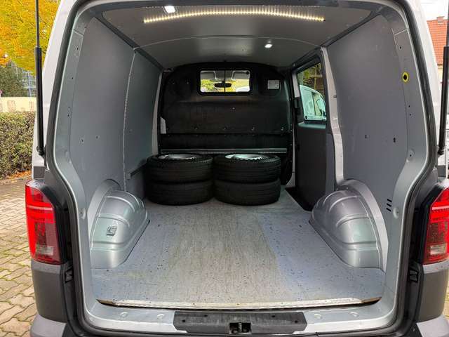 Imagine Volkswagen T6.1 Transporter 2.0 Tdi Navi LED Assist PDC