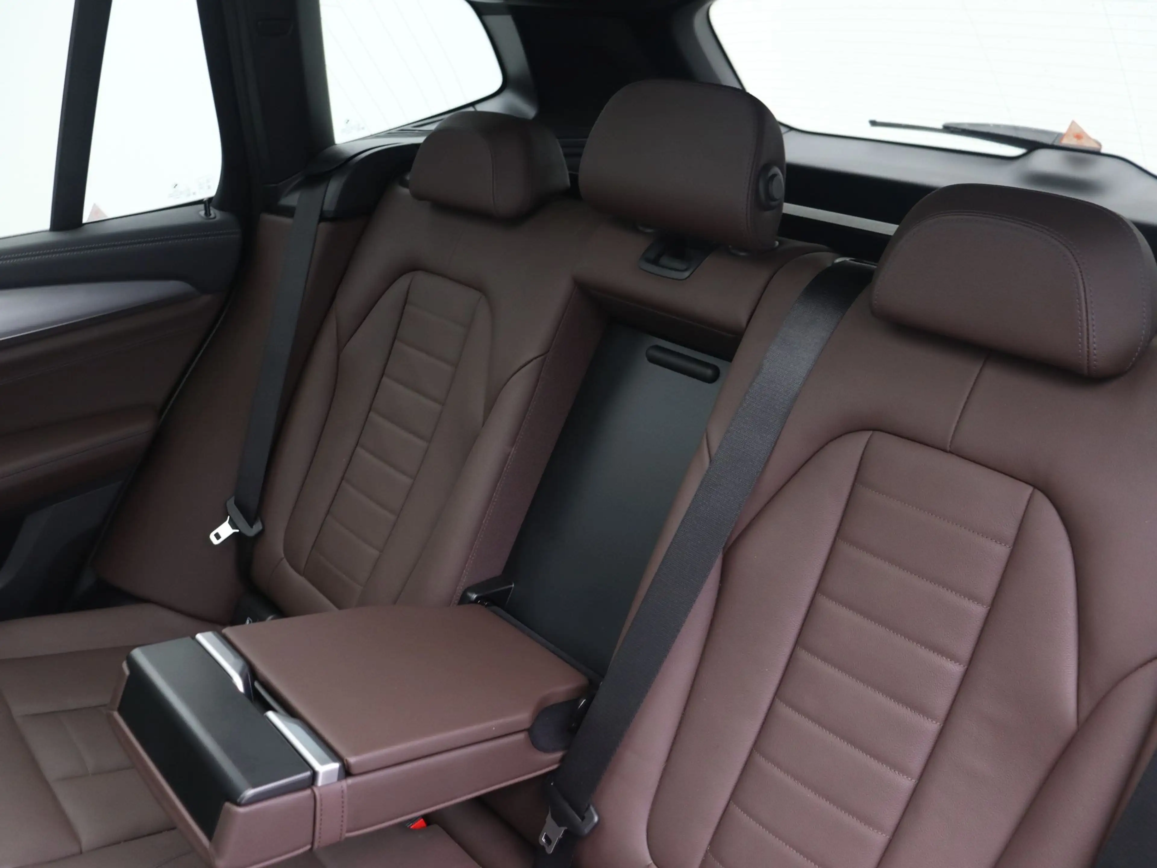 BMW iX3 High Executive 80 kWh — photo 14