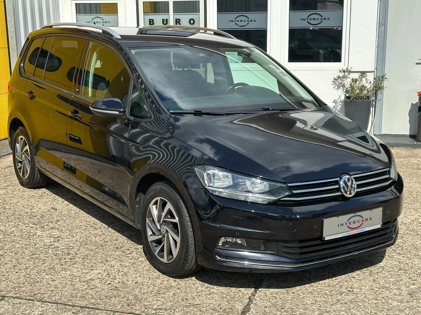 Volkswagen Touran Sound BMT Automatik 7-Sitze ACC Navi Kamera AHK Schwarz - 2