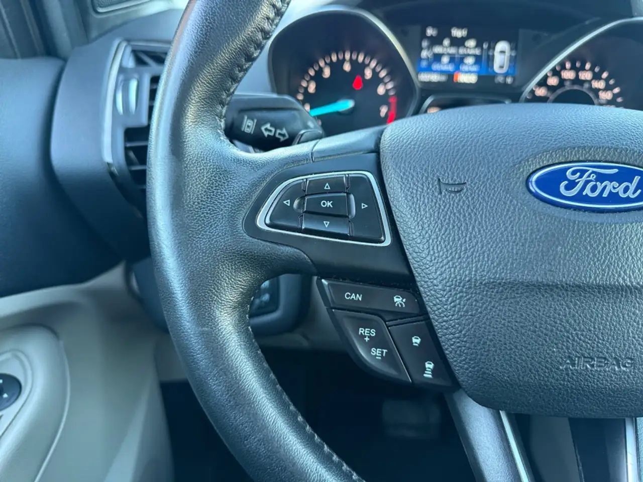 Ford Escape снимка Ford Escape